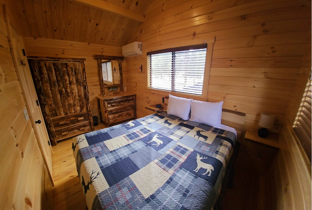 Deluxe LARGE master room