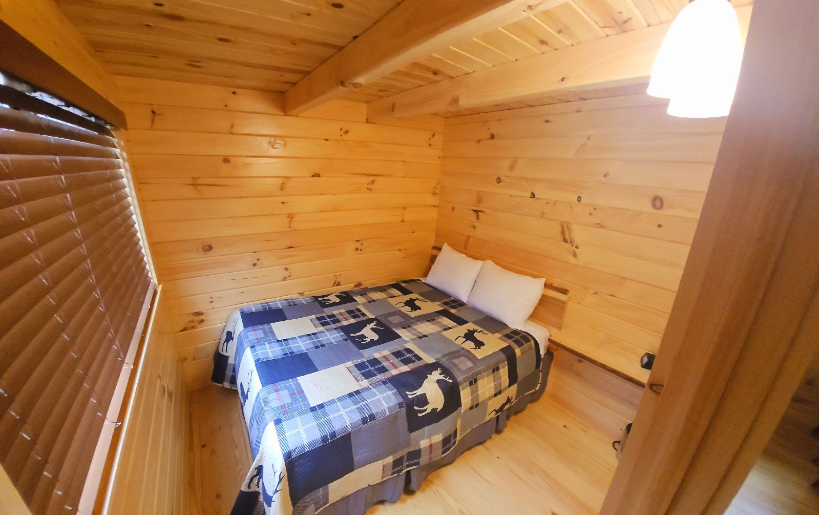 Deluxe LARGE spare room