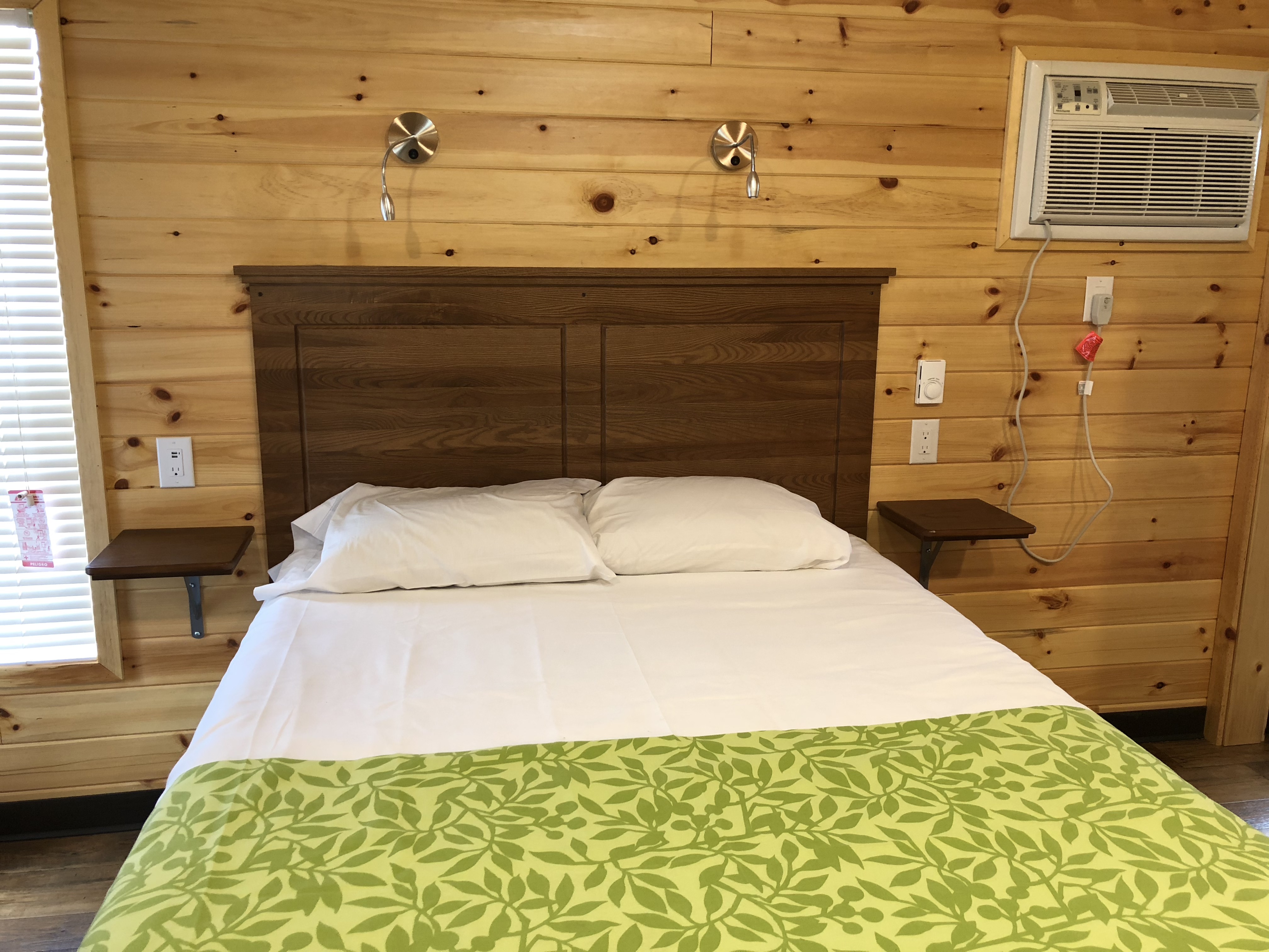Deluxe Cabin Main Bed