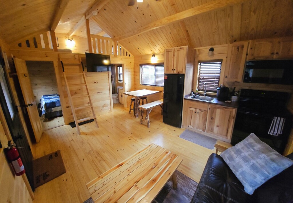 Deluxe LARGE main room
