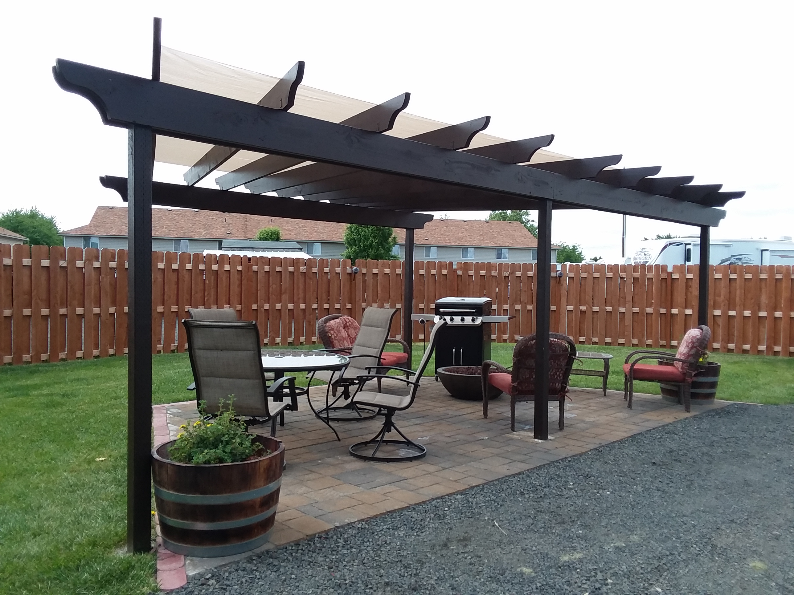 Deluxe patio pull-through site