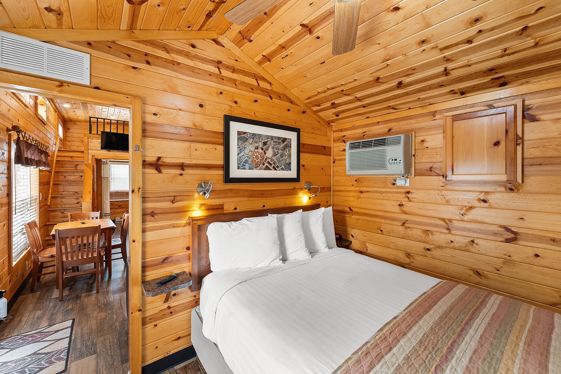 DC301 - Deluxe Cabin, 1 Room (Full Bath with Shower) - Sleeps 6