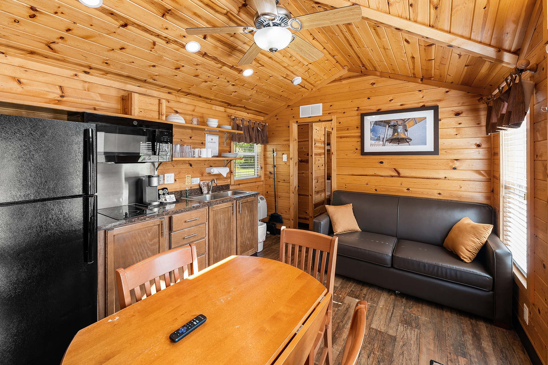 DC303 - Deluxe Cabin, 2 Room (Full Bath & Half Bath) - Sleeps 6
