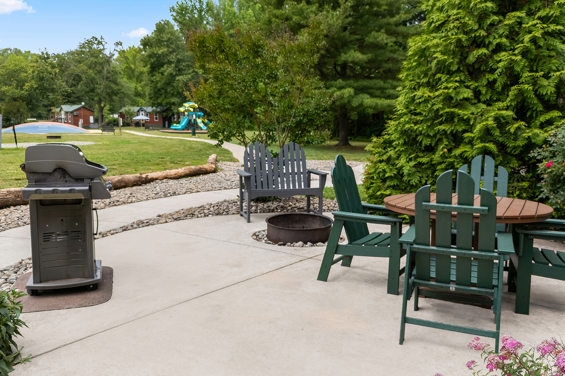 DC301 - Deluxe Cabin, 1 Room (Full Bath with Shower) - Sleeps 6