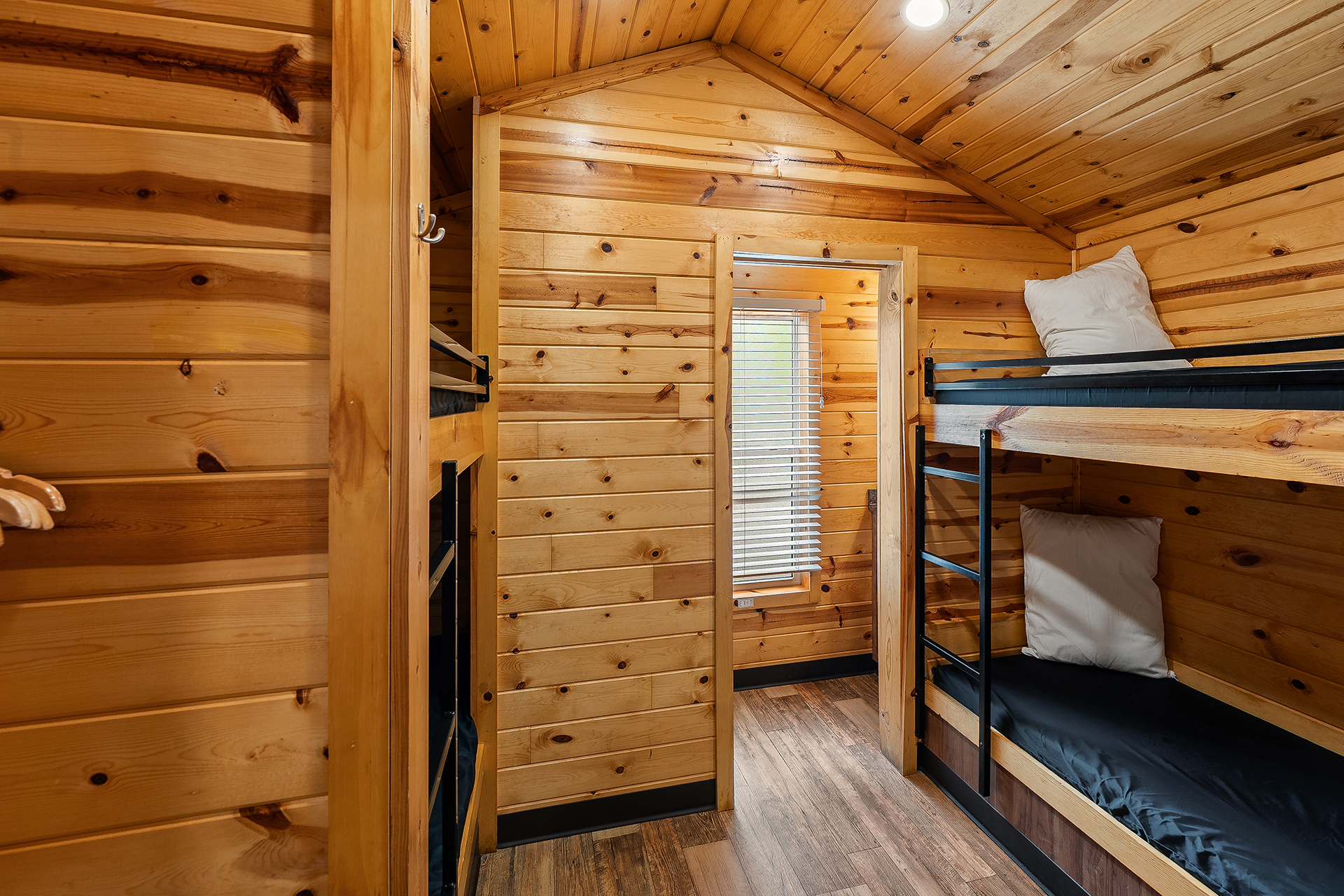 DC307 - Deluxe Cabin, 2 Room (Full Bath & Half Bath) - Sleeps 8
