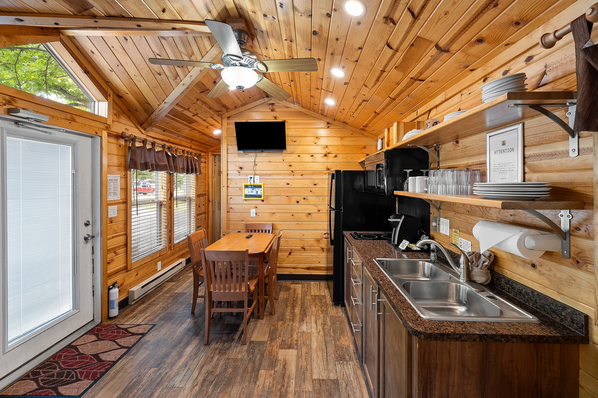 DC307 - Deluxe Cabin, 2 Room (Full Bath & Half Bath) - Sleeps 8