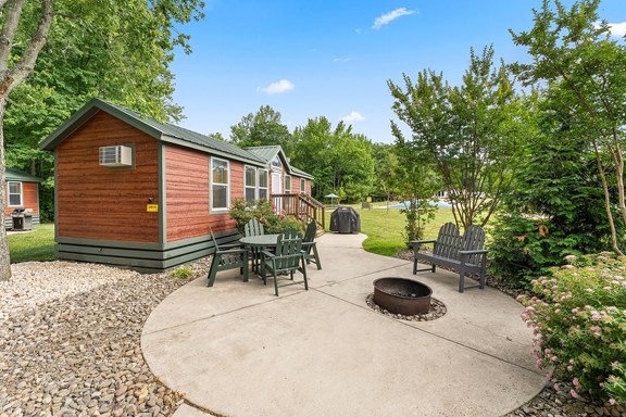 Deluxe Cabin, 2 Room (Full Bath & Half Bath) - Sleeps 6