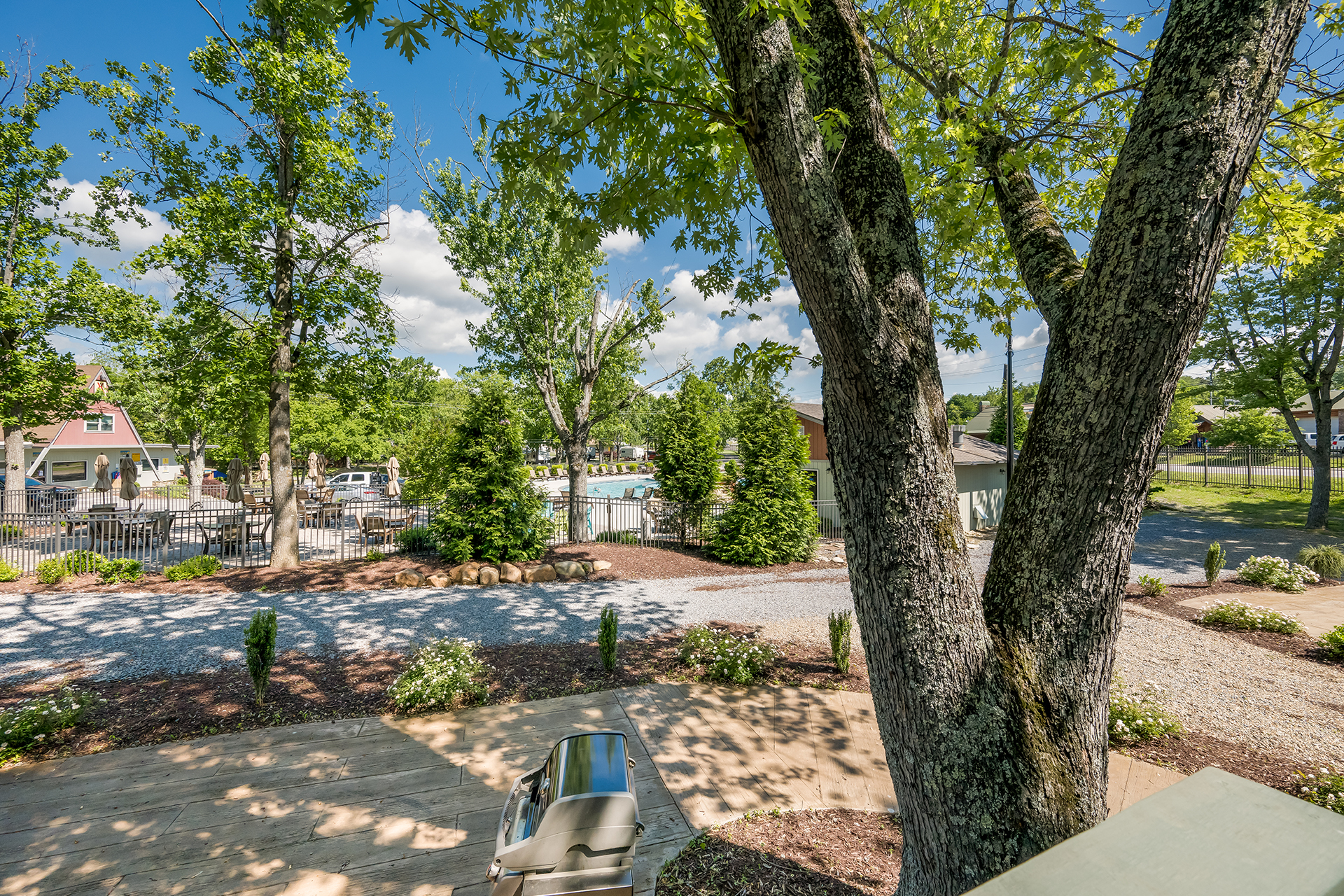 DC11_Deluxe Cabin, 2RM Near Rec (Full Bath with Tub & Shower) - Sleeps 8
