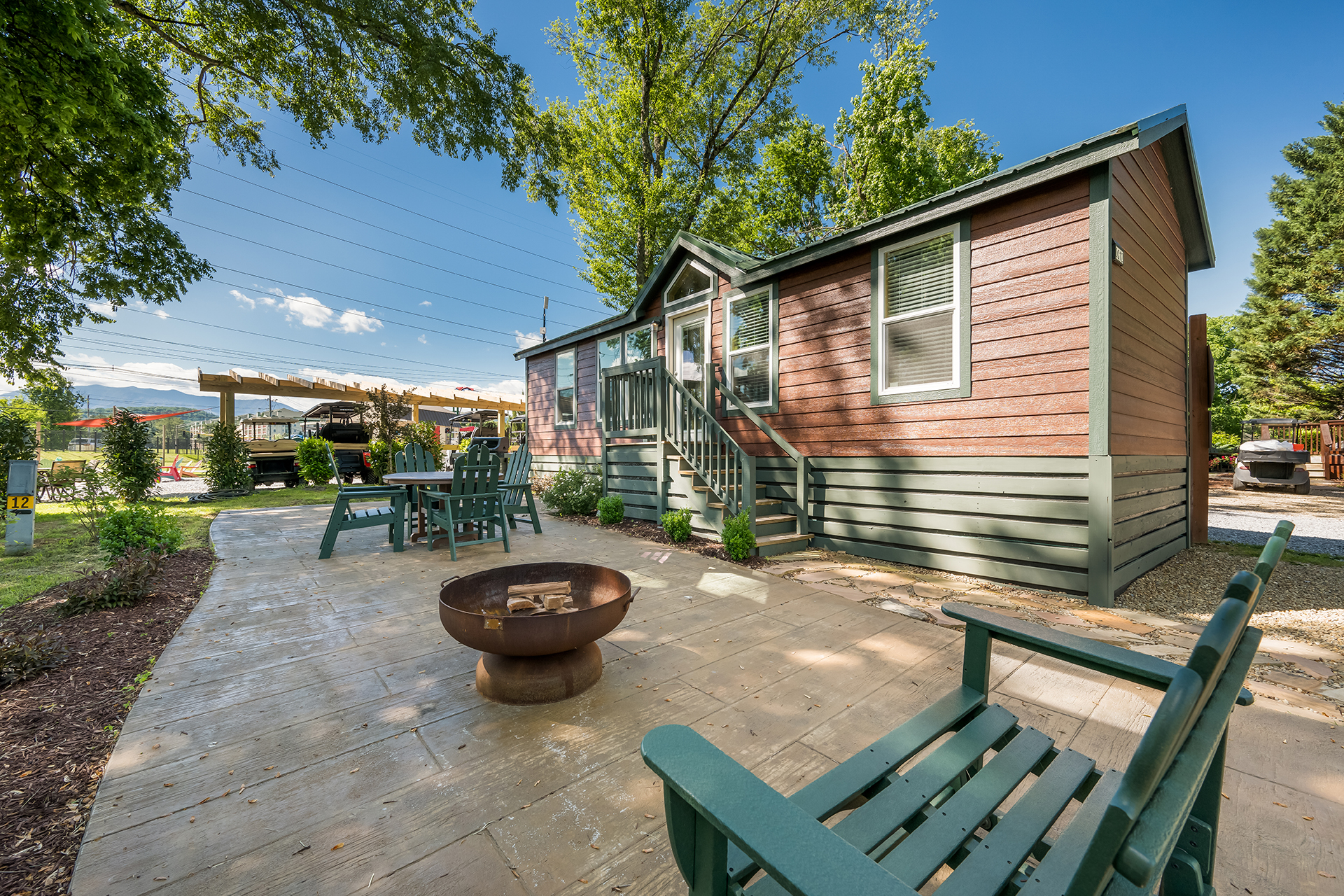 DC12_Deluxe Cabin, 2RM Near Rec (Full Bath with Tub & Shower) - Sleeps 8