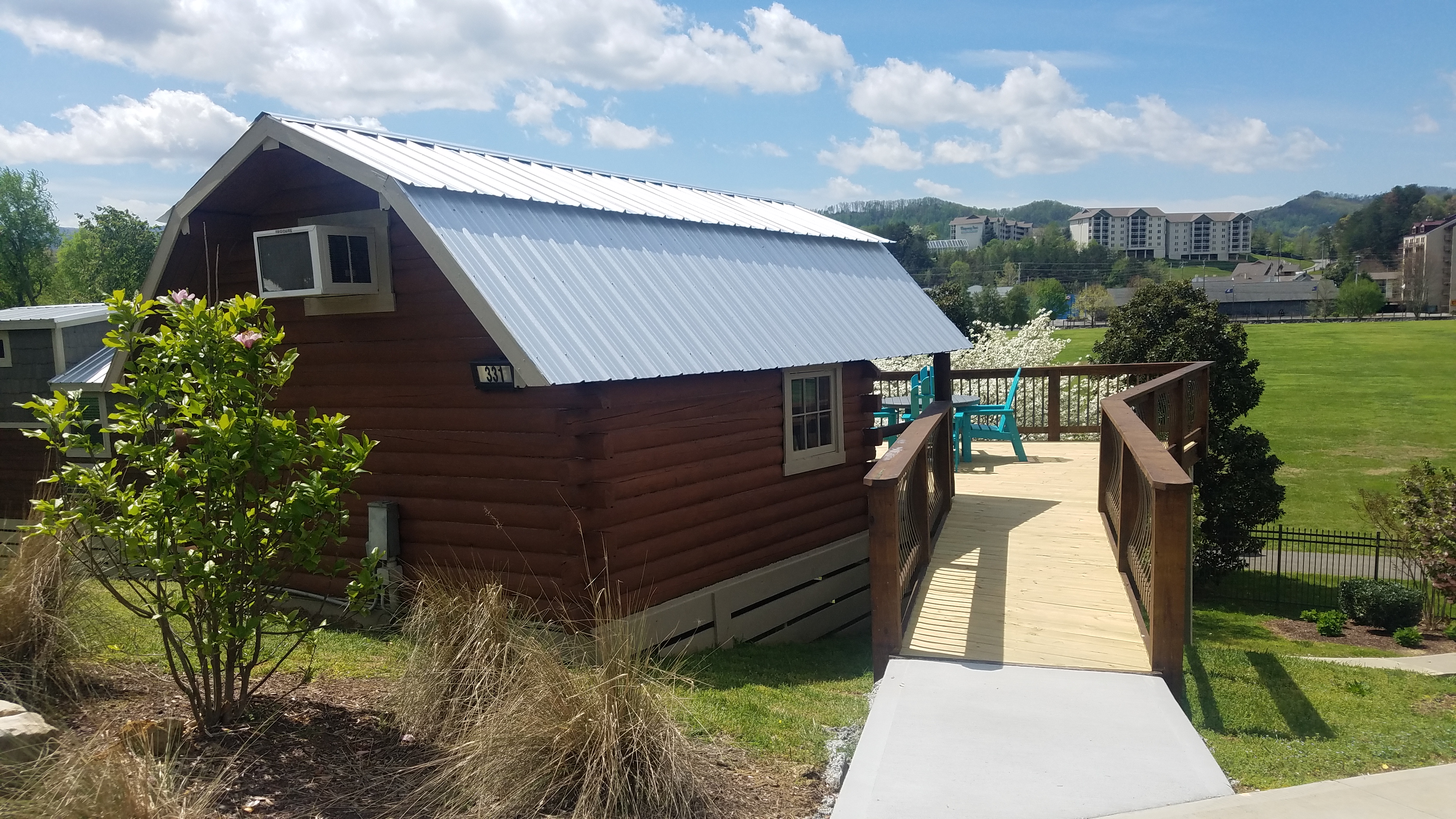 Deluxe Camping Cabin Patriot Park