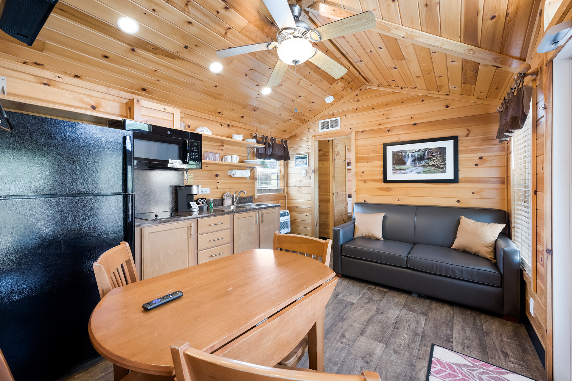 DC7_Deluxe Cabin, 2RM with Patio Near Rec (Full Bath & Half Bath) – Sleeps 6