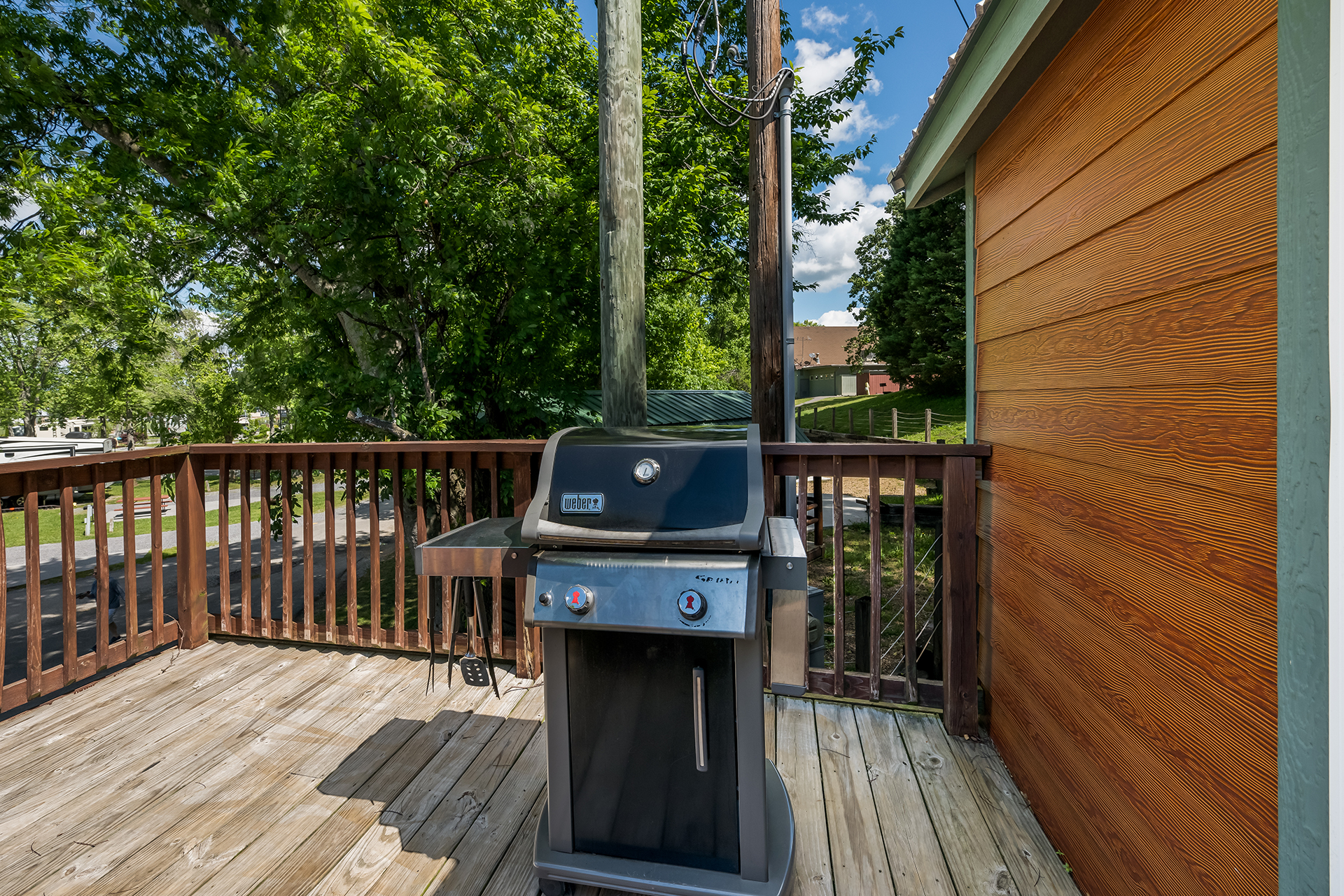 DC7_Deluxe Cabin, 2RM with Patio Near Rec (Full Bath & Half Bath) – Sleeps 6