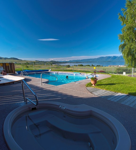 Swimming Pool & Hot Tub