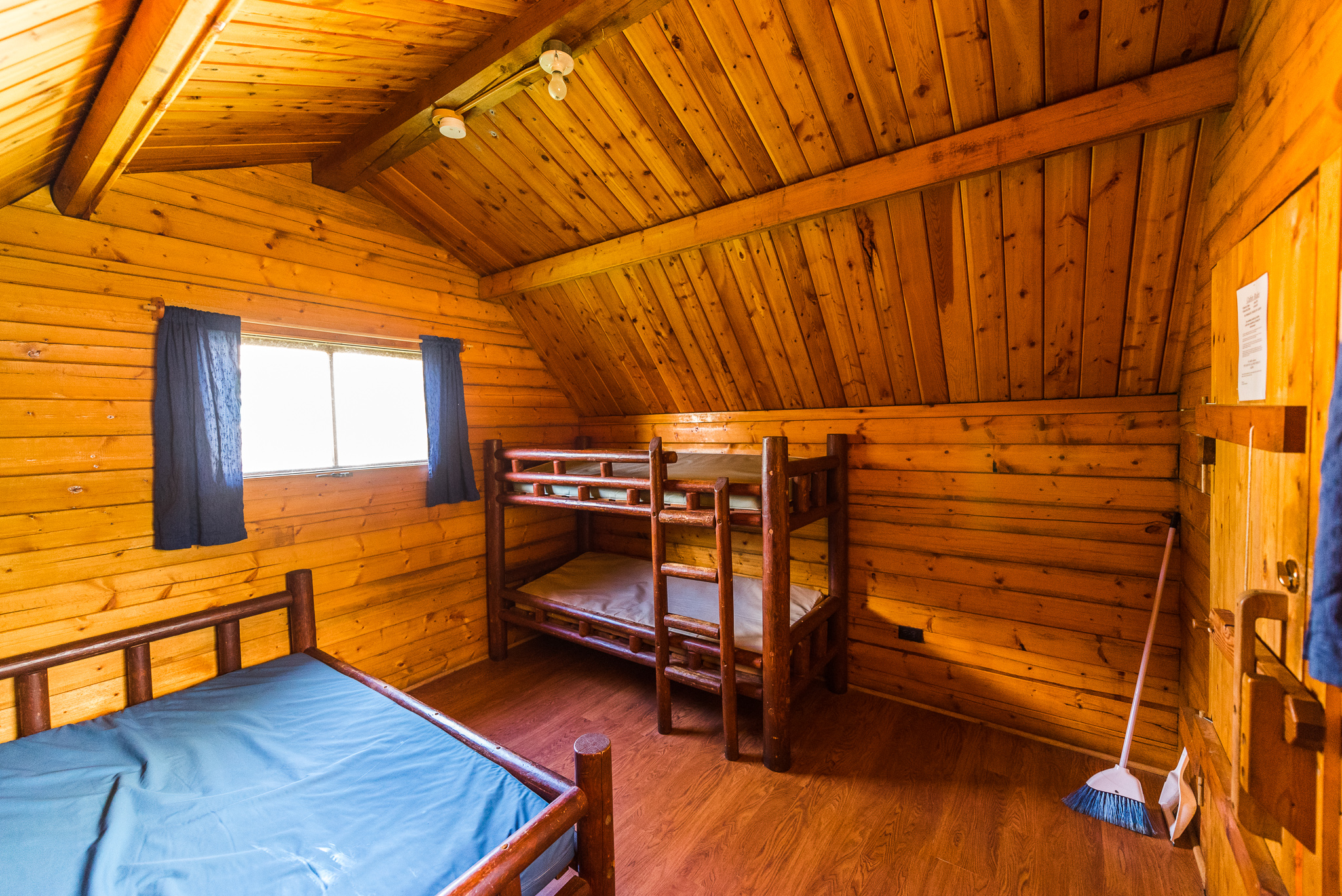 Single Cabin Inside
