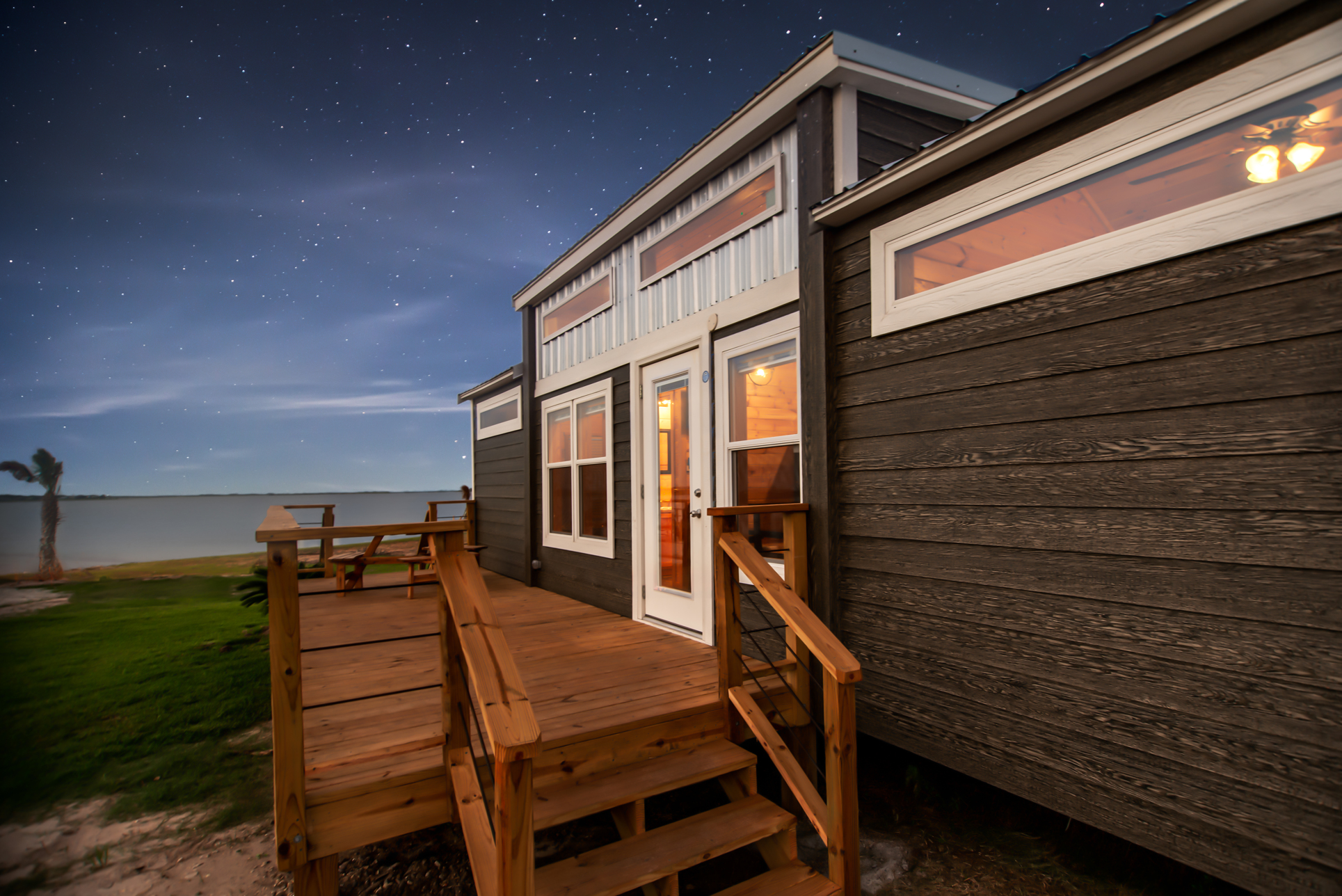 Cabin K02- 2 bedroom full kitchen and bath. Sleeps 6