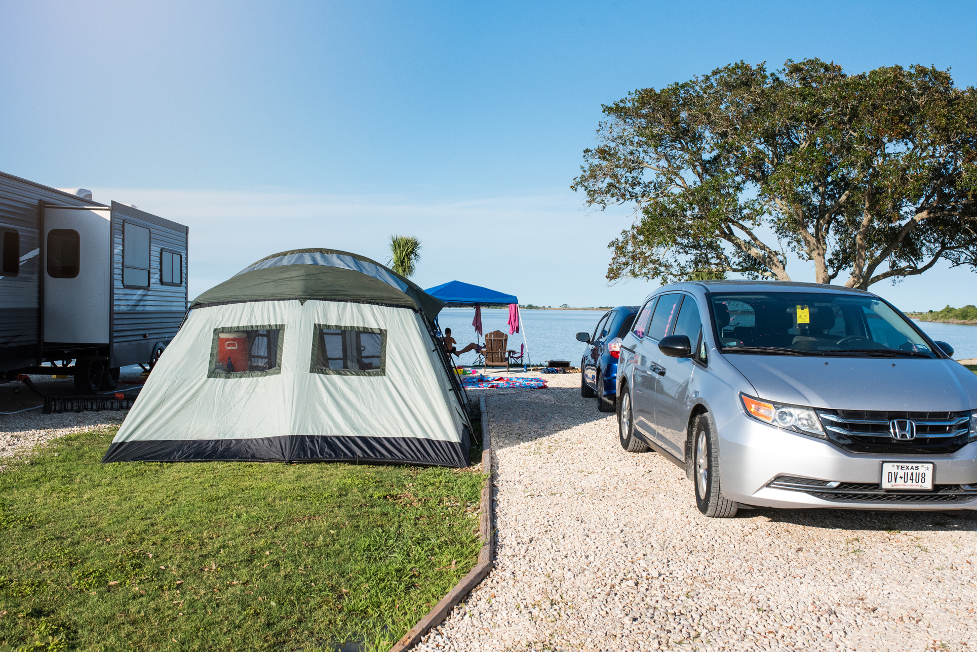 Waterfront dual patio site