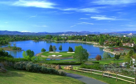 Golfing in the Sierra Tahoe area