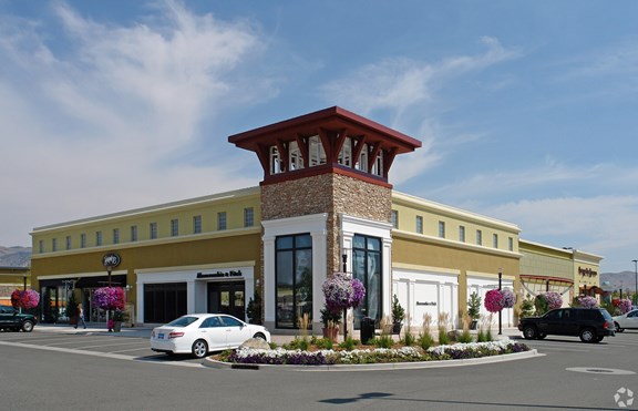 Summit Sierra Mall