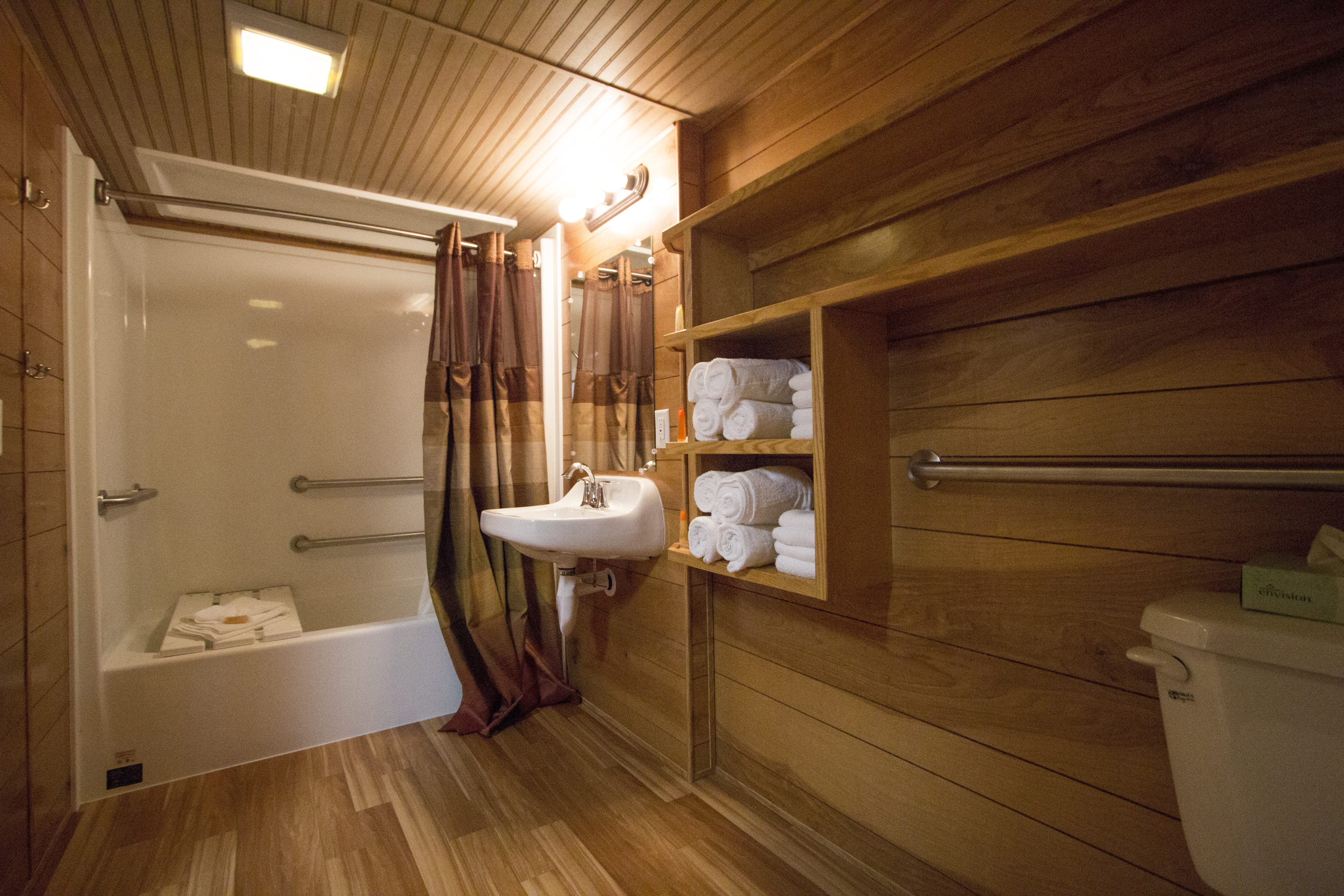 DELUXE CABIN BATHROOM - ADA