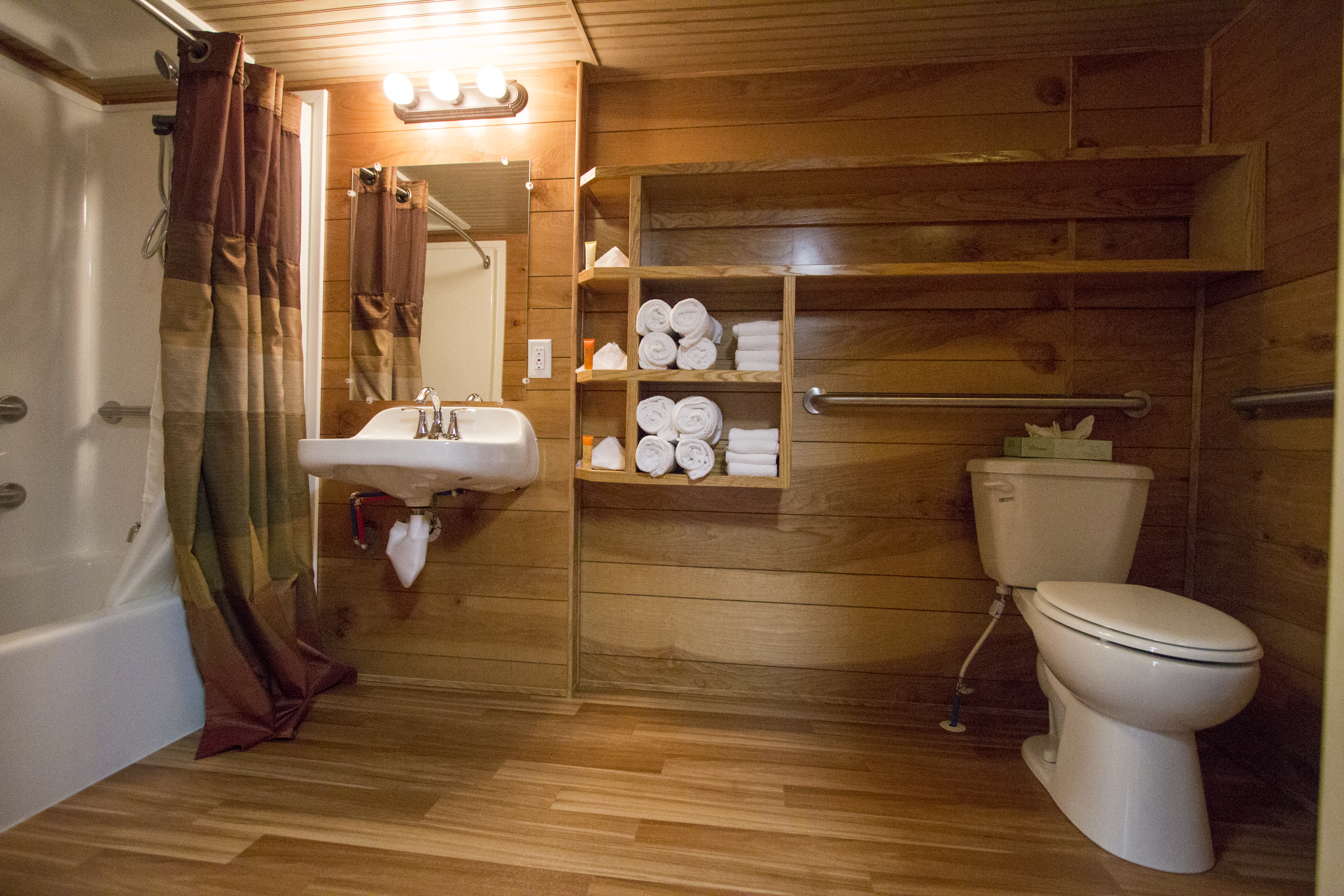 DELUXE CABIN BATHROOM - ADA