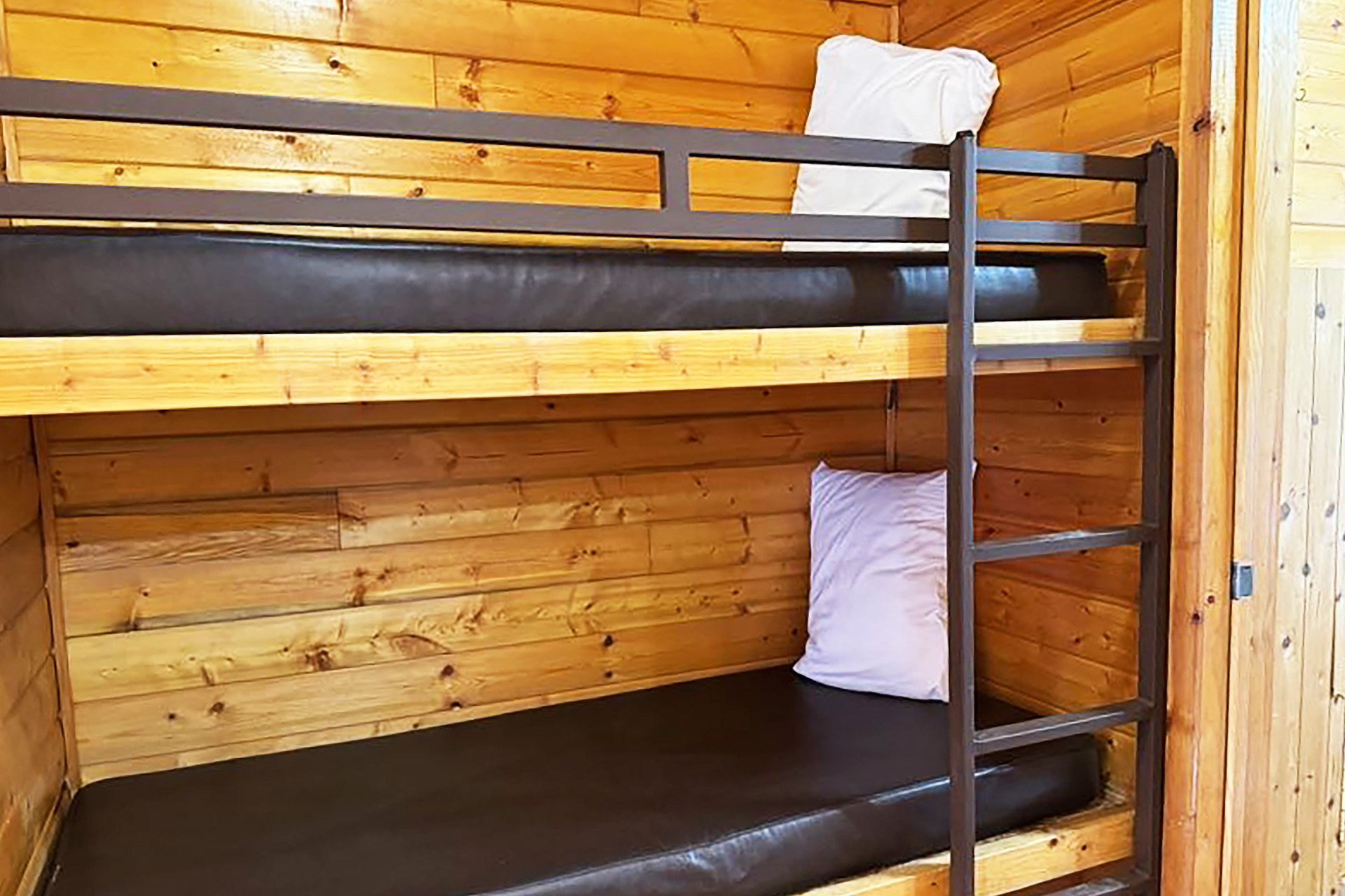 Deluxe Cabin, 1 Room, F+BB - Sleeps 6