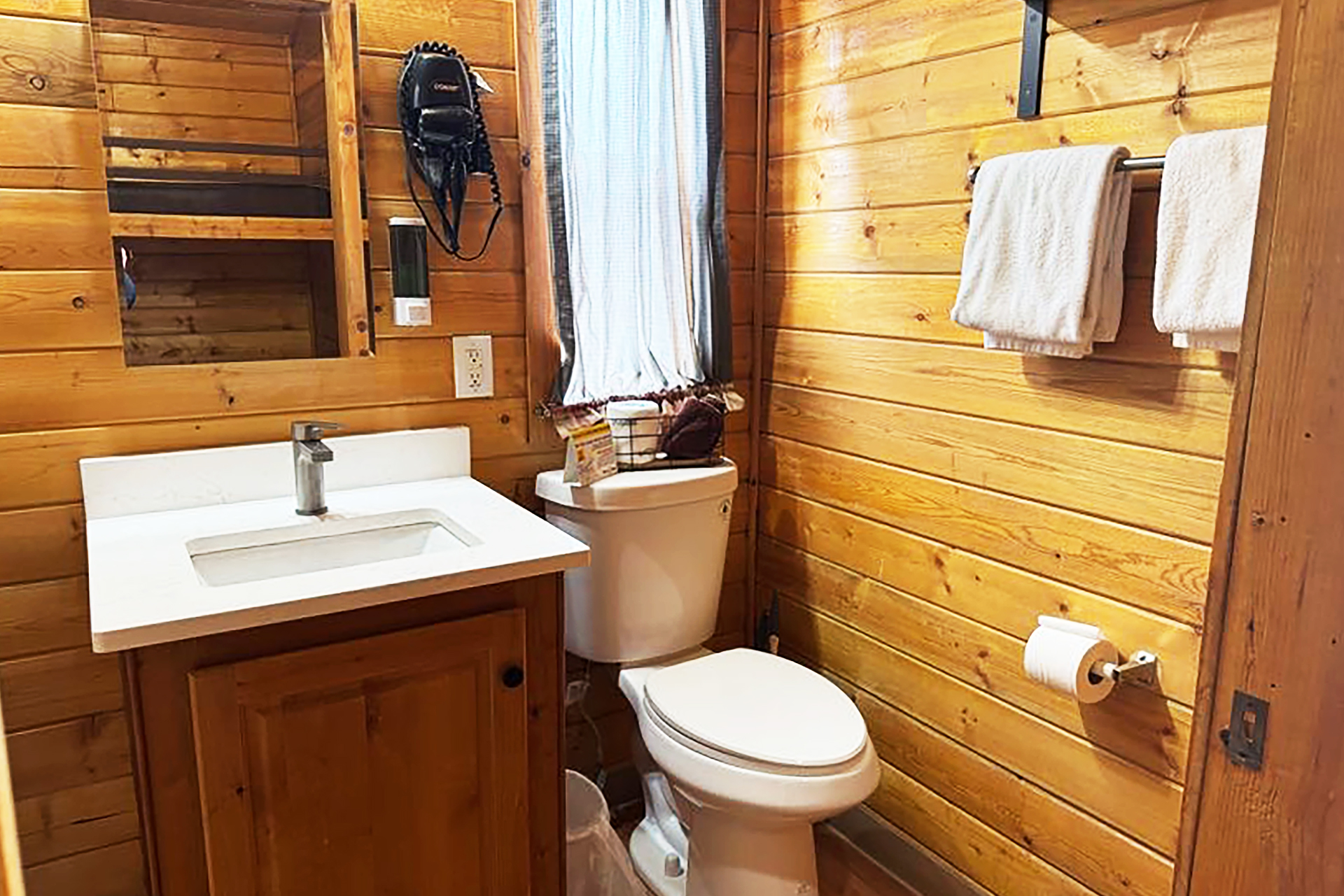 Deluxe Cabin, 1 Room, F+BB - Sleeps 6