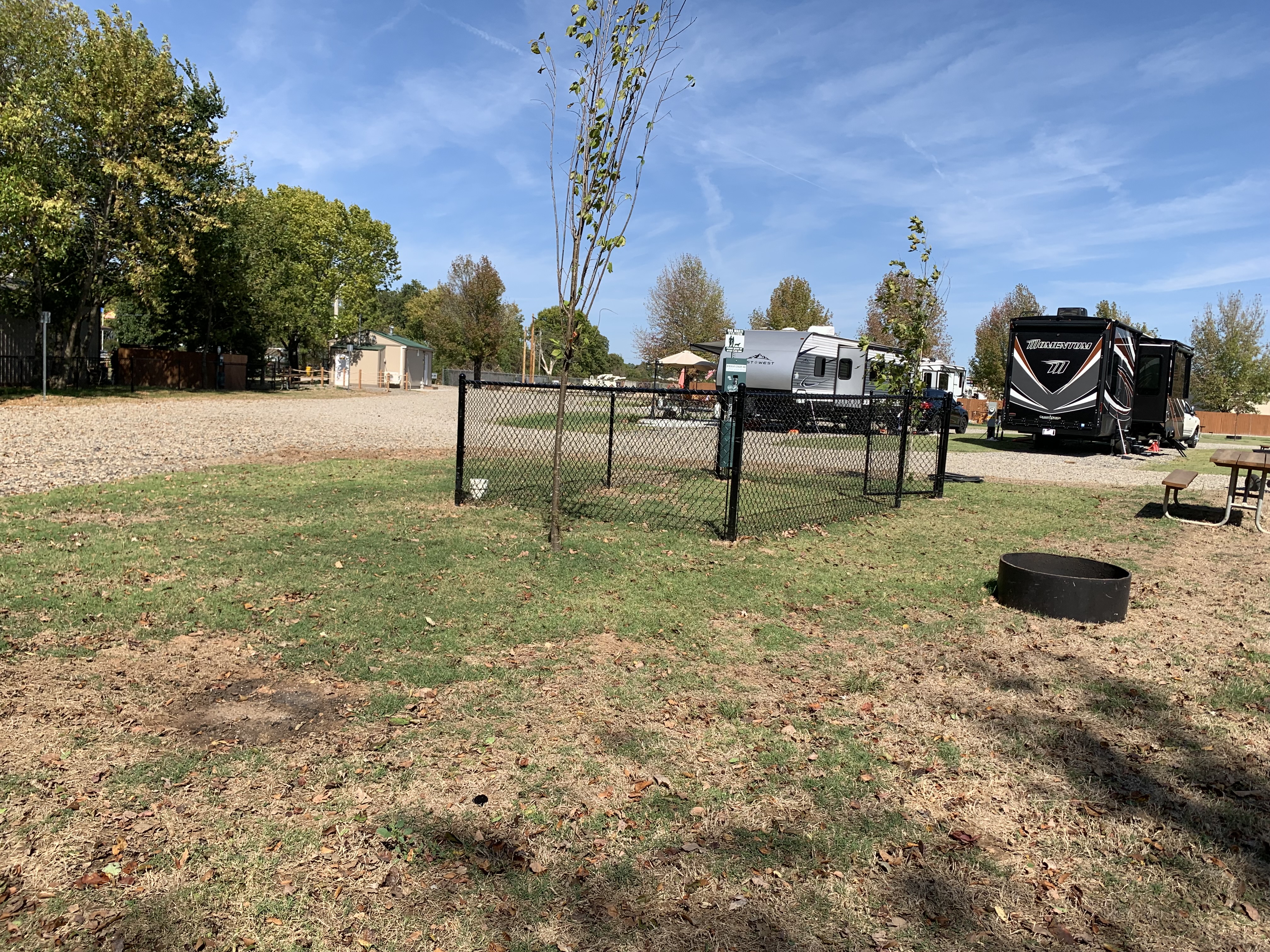 Gravel Pad w/ Paw Pen
