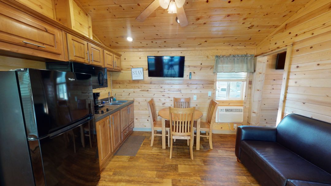 Deluxe Cabin DC4