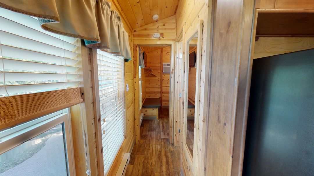 Deluxe Cabin DC4