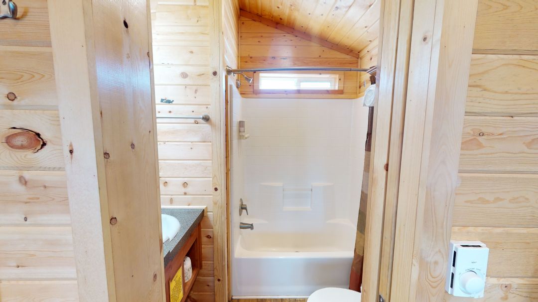 Deluxe Cabin DC2