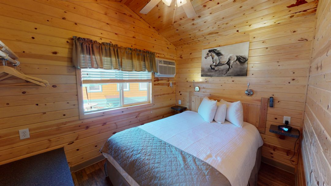 Deluxe Cabin DC4