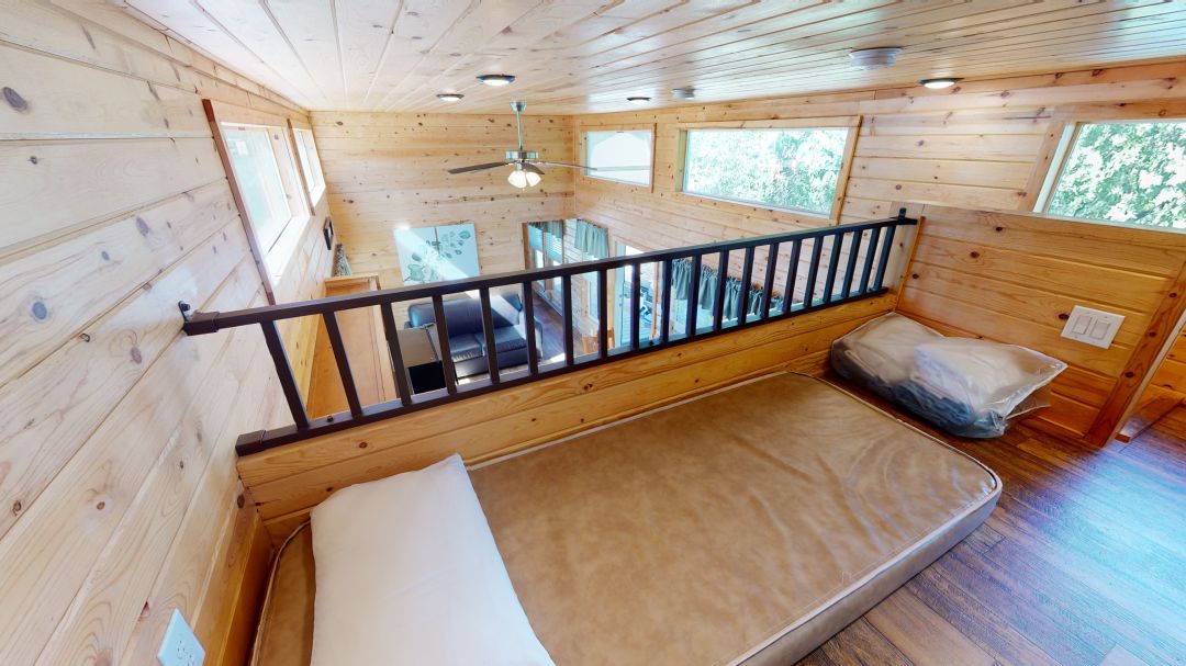 Deluxe Cabin DC1