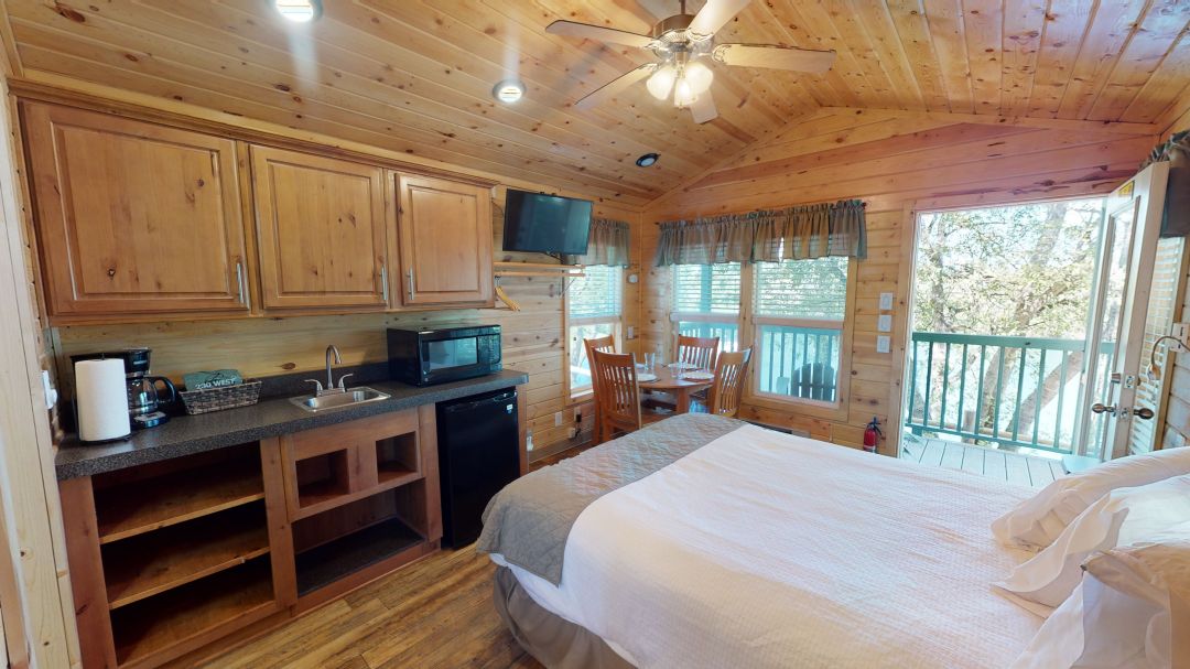 Deluxe Cabin 2