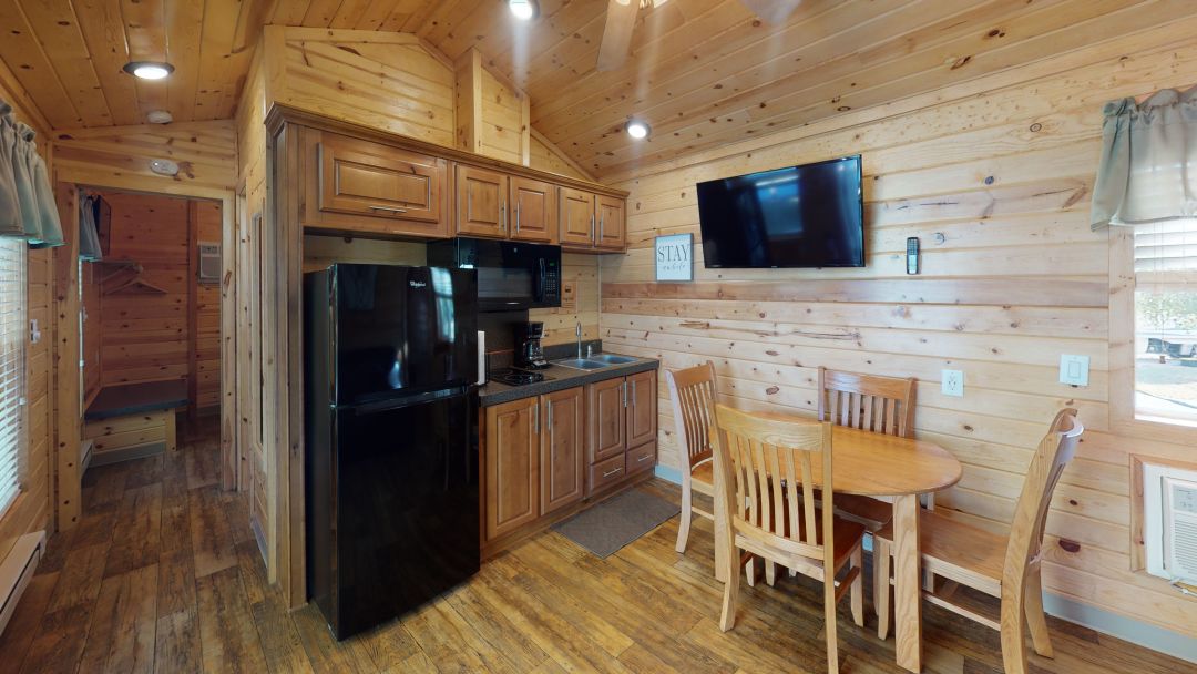 Deluxe Cabin DC4