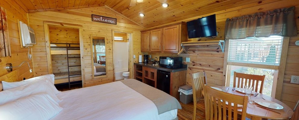 Deluxe Cabin 2