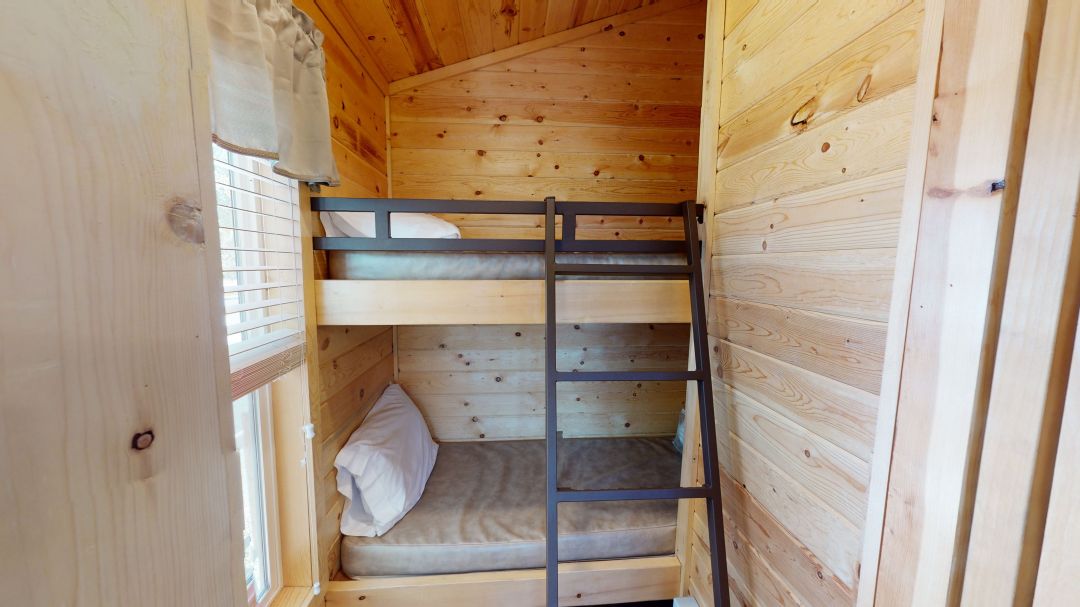 Deluxe Cabin 2