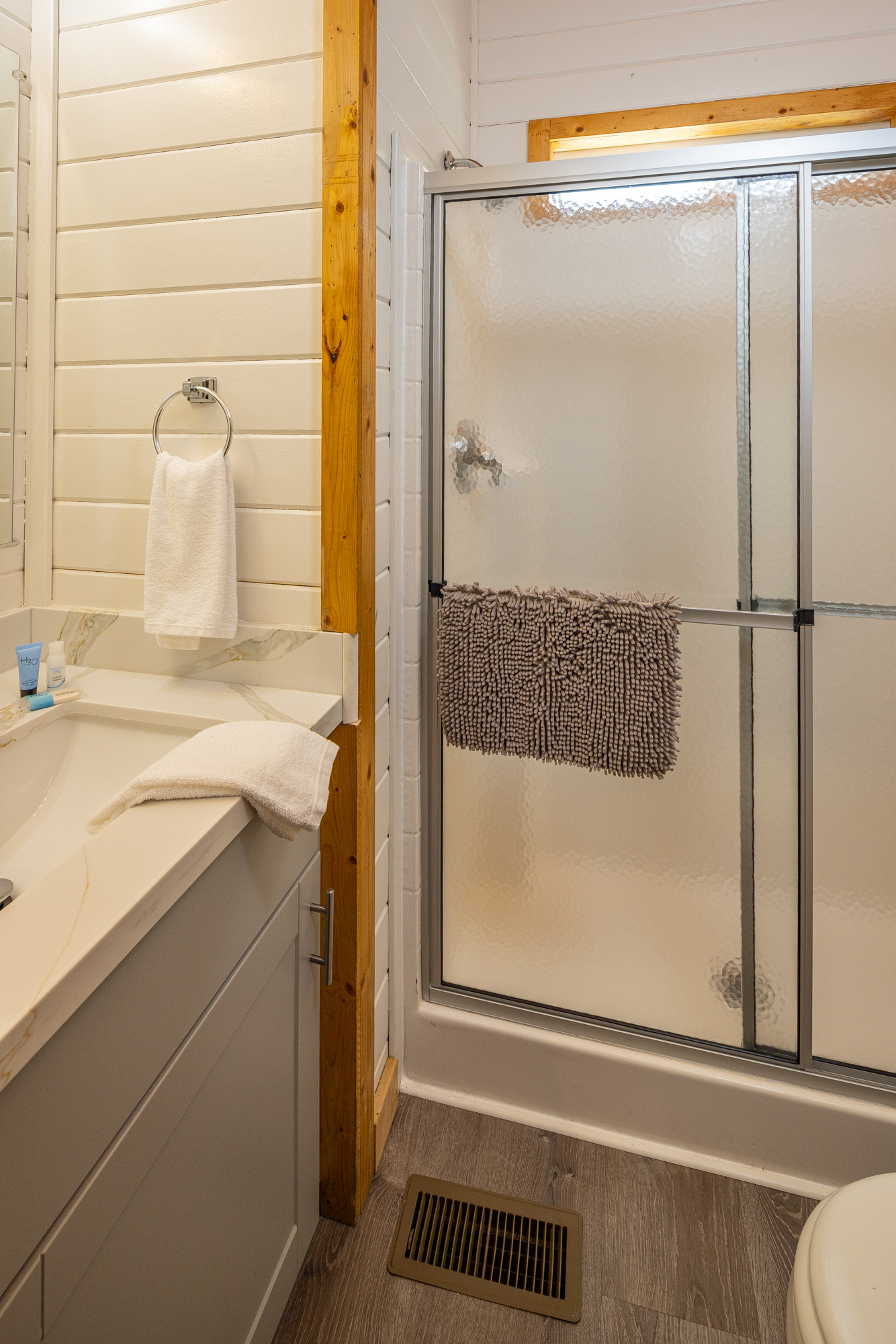 lodges bathroom