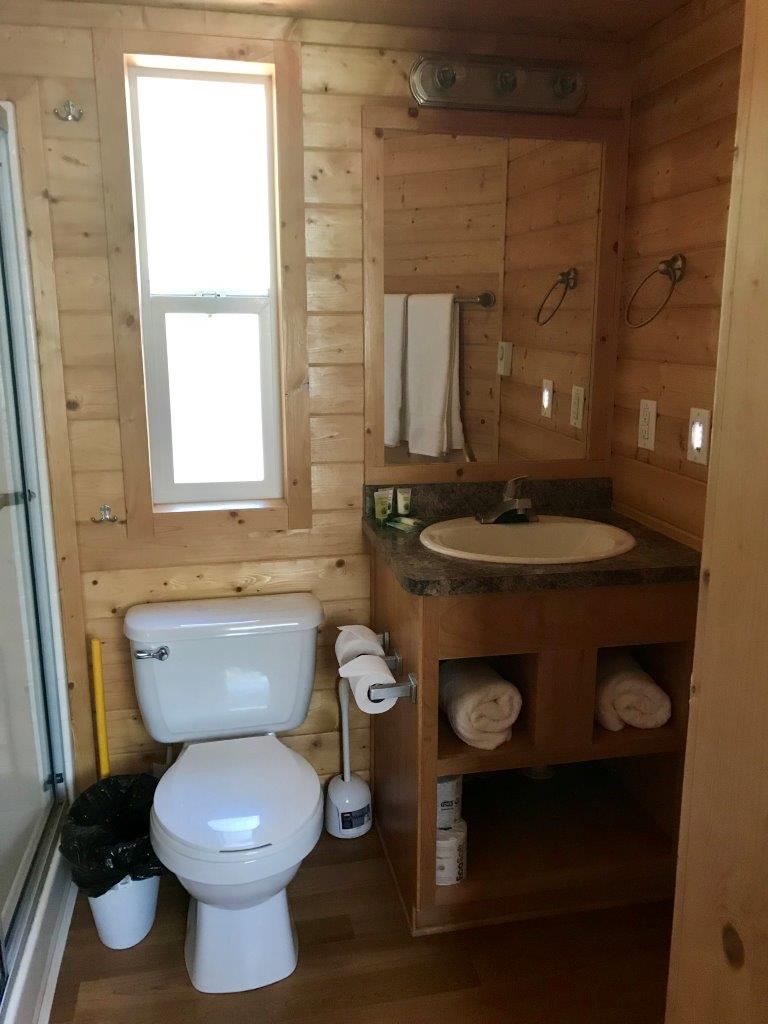 Our studio lodge bathroom. (shower towels provided)