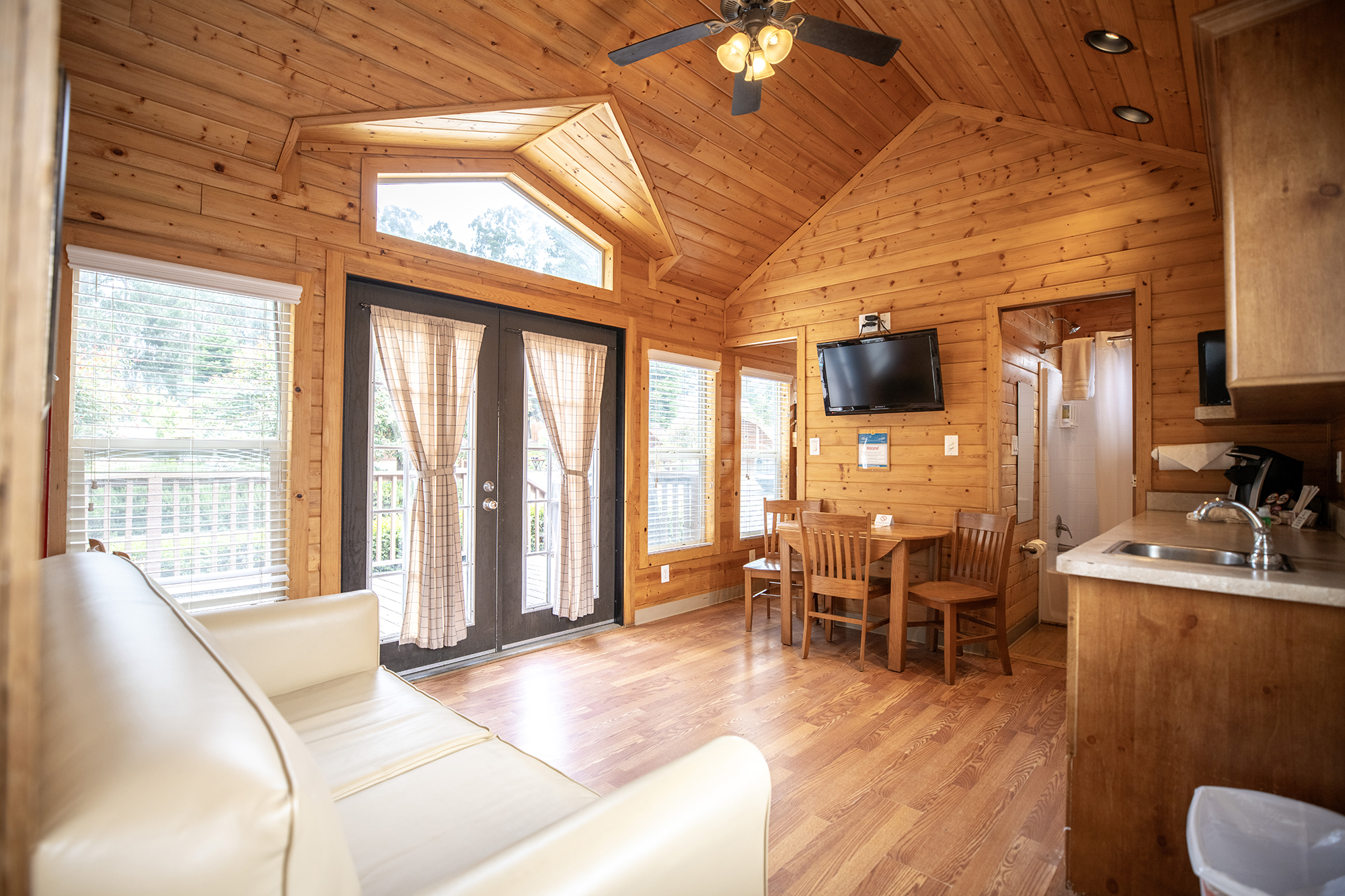 Deluxe Cabin 112 - 2 Rooms