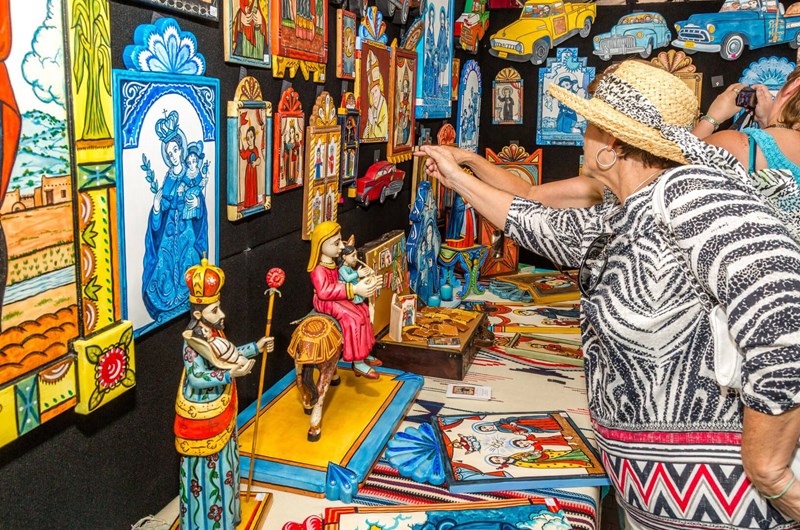 Traditional Spanish Market Photo