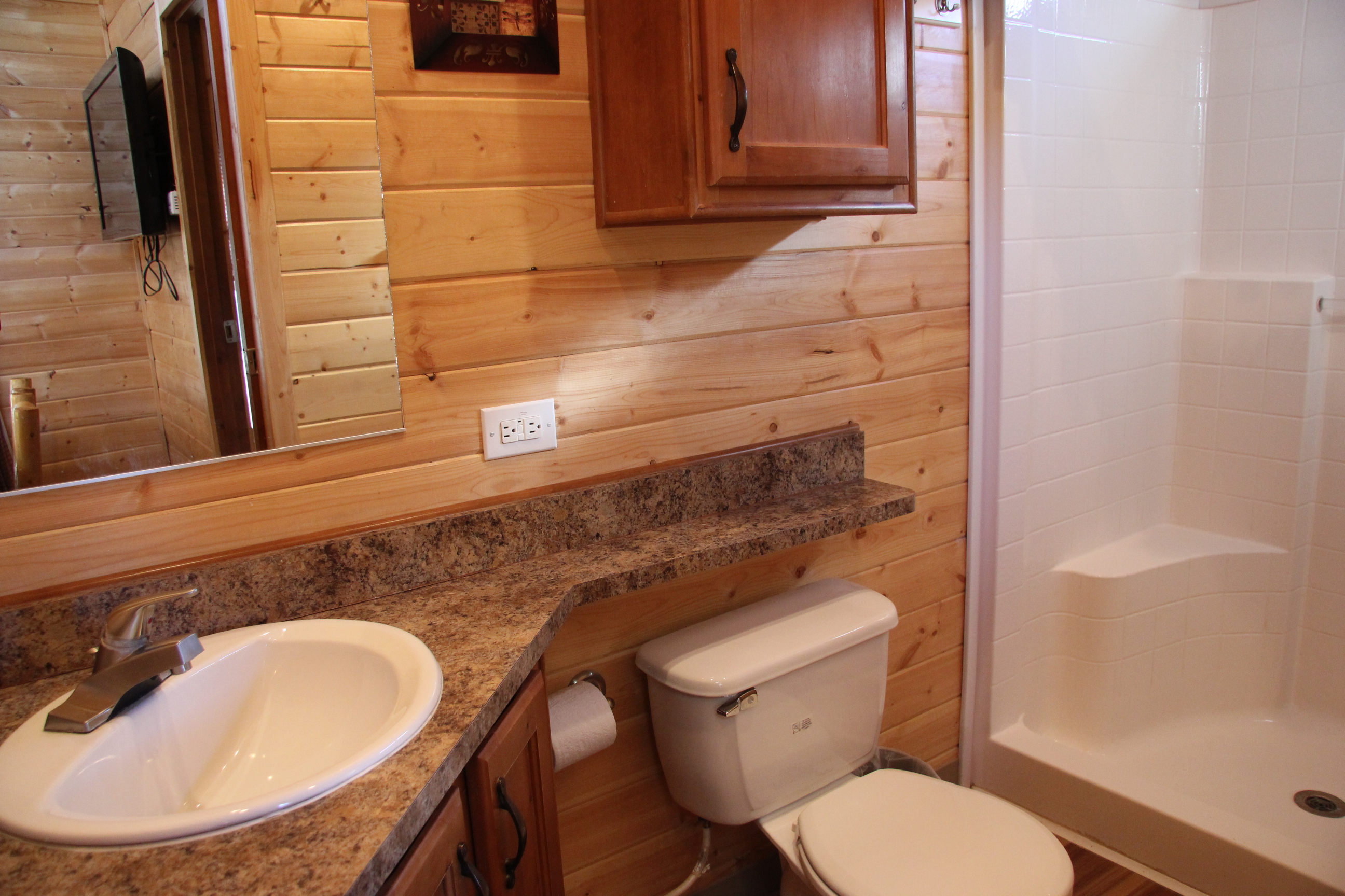 Deluxe Cabin Sunset Bathroom