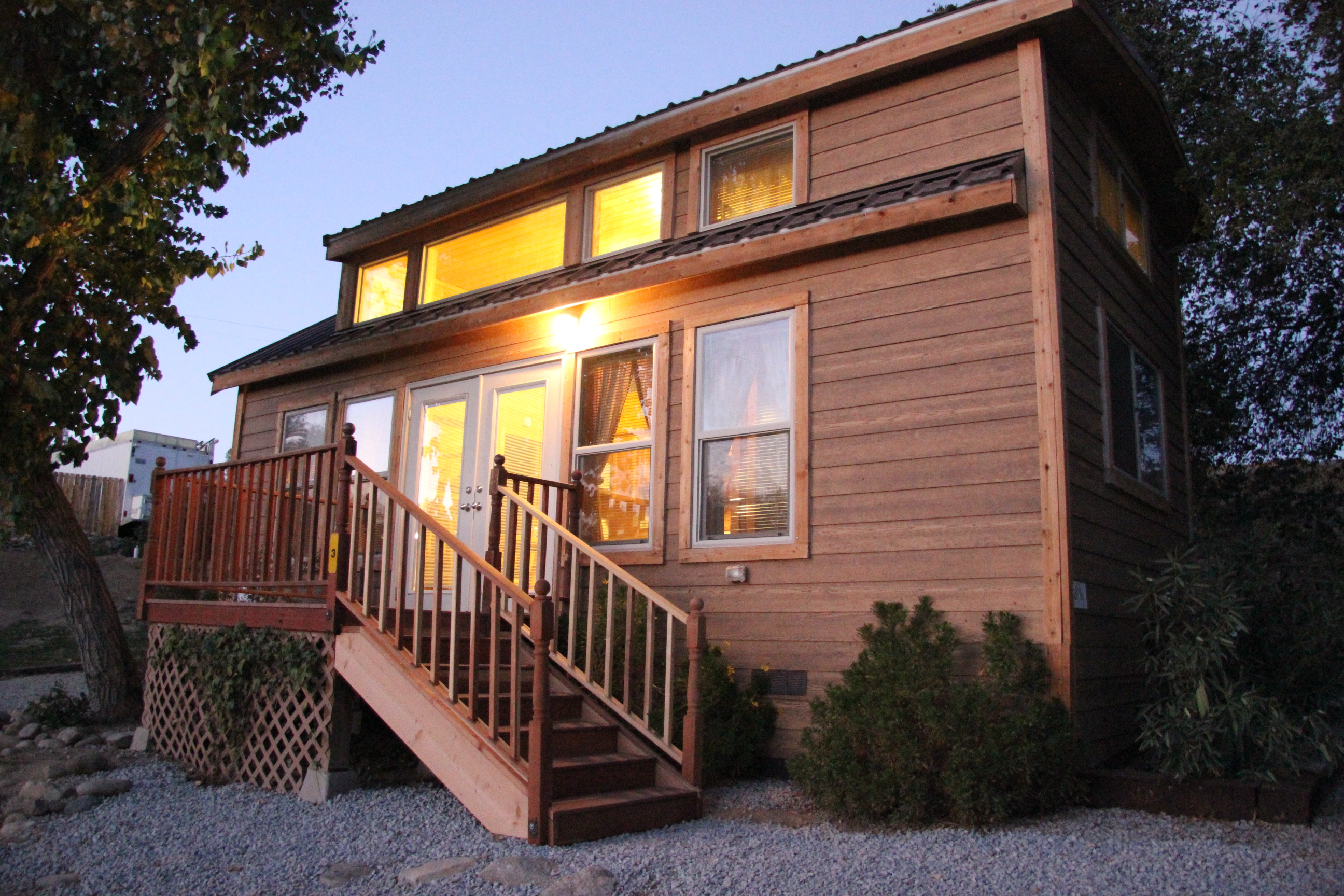 #3 Deluxe Cabin Loft Night