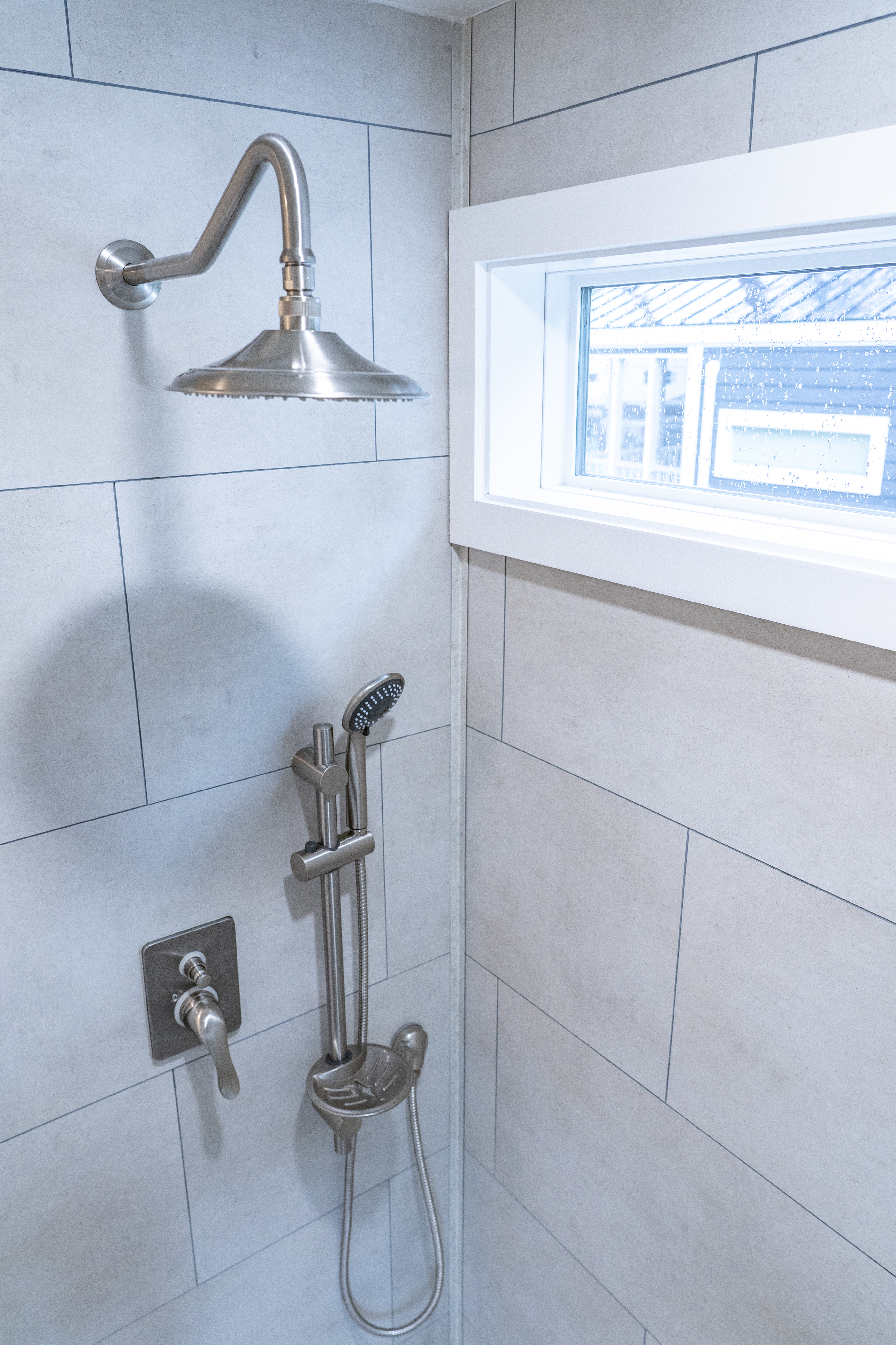 Cottages: Shower-Hanger