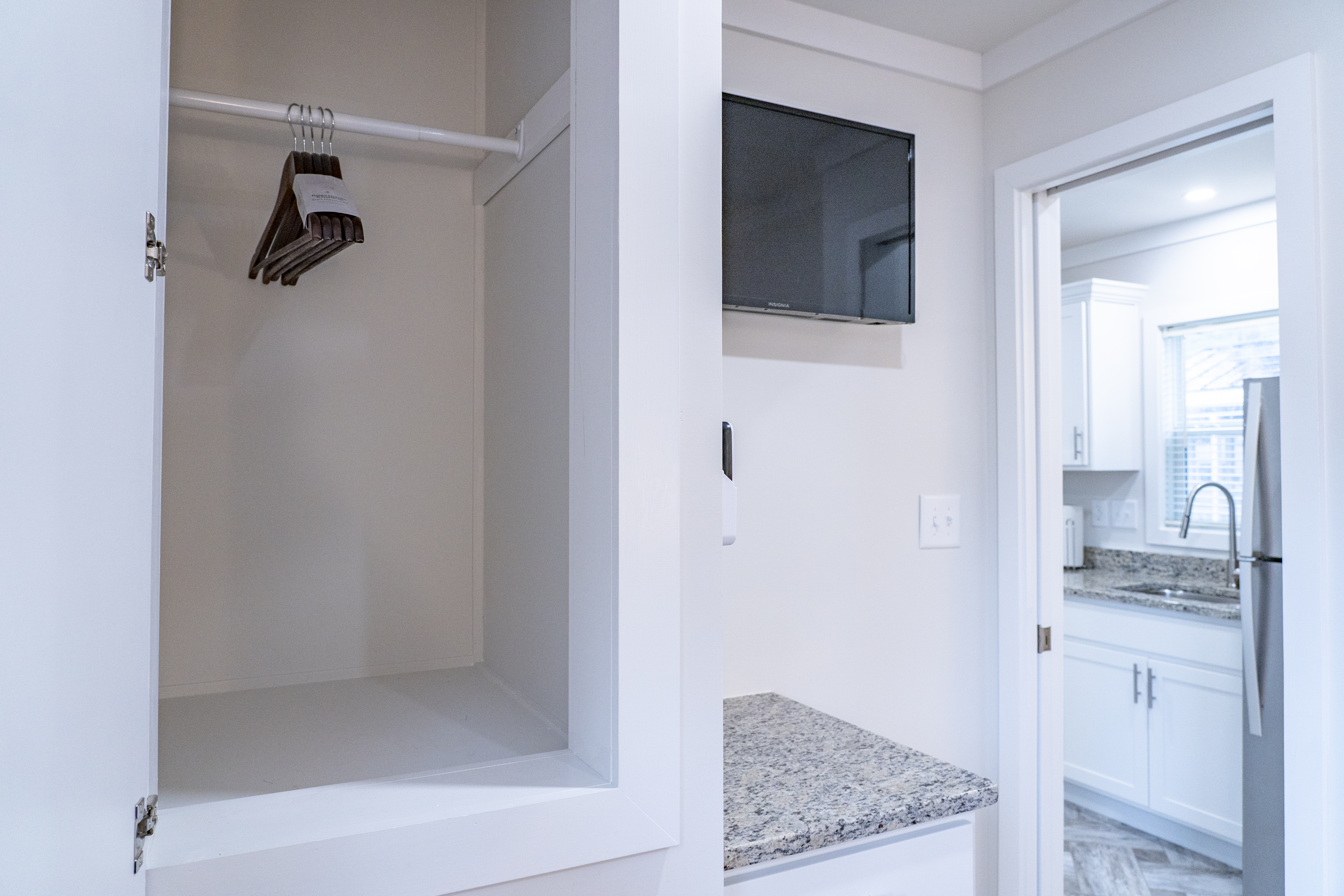 Cottages: Bedroom-Closet