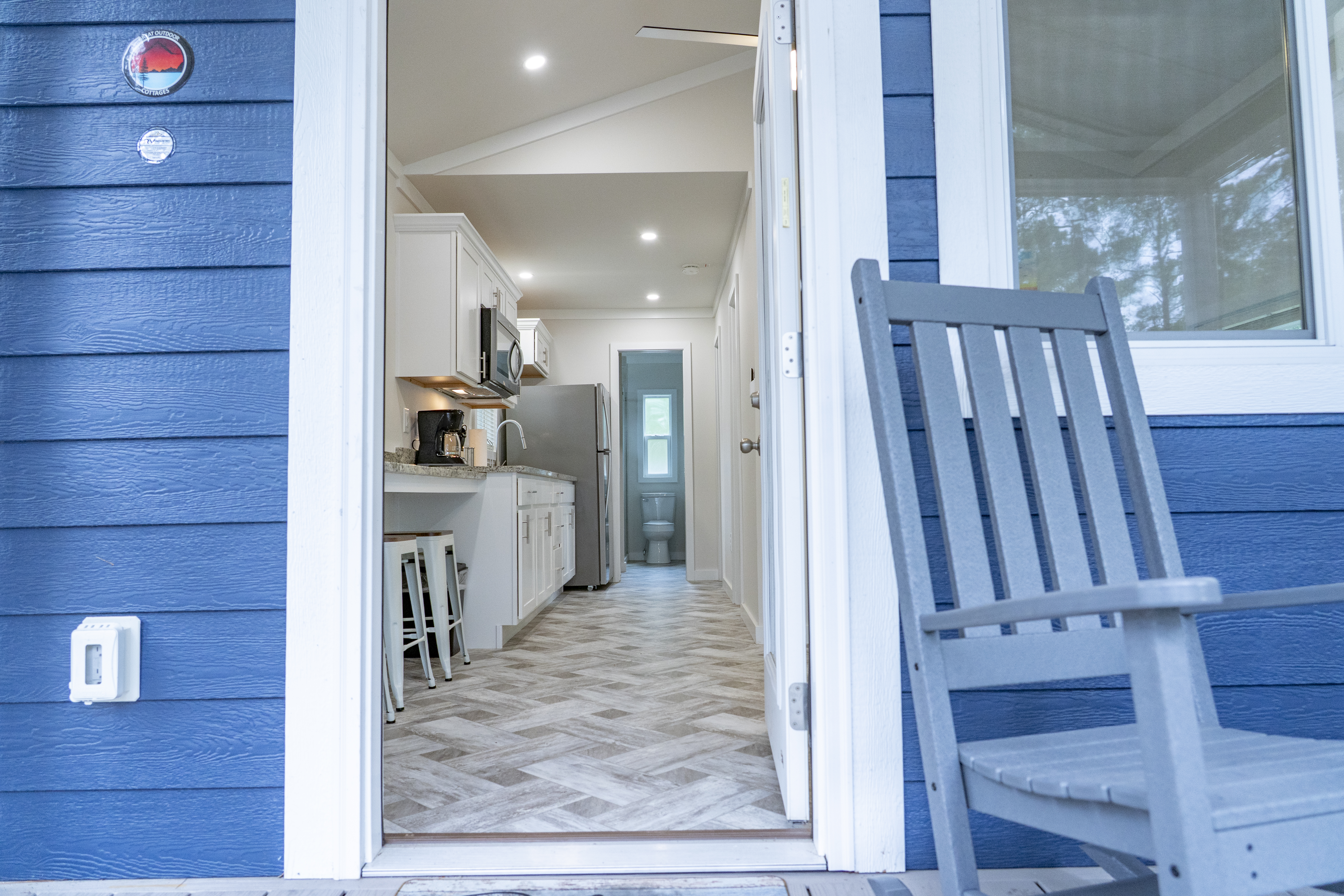 Cottages: Front-Entrance