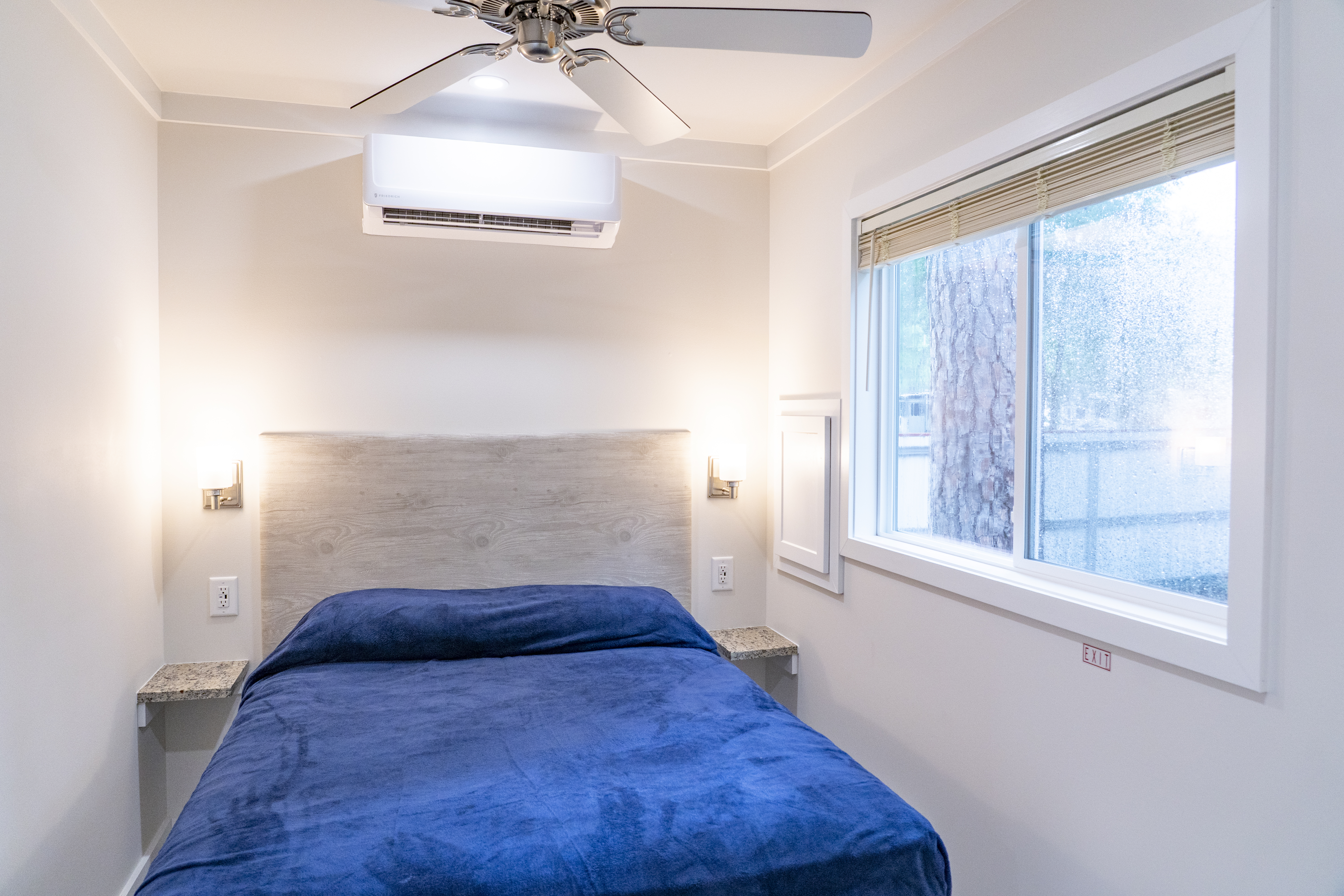 Cottages: Queen-Bed