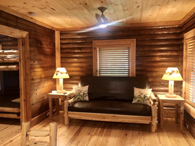 Magnolia Cabin: Living Room