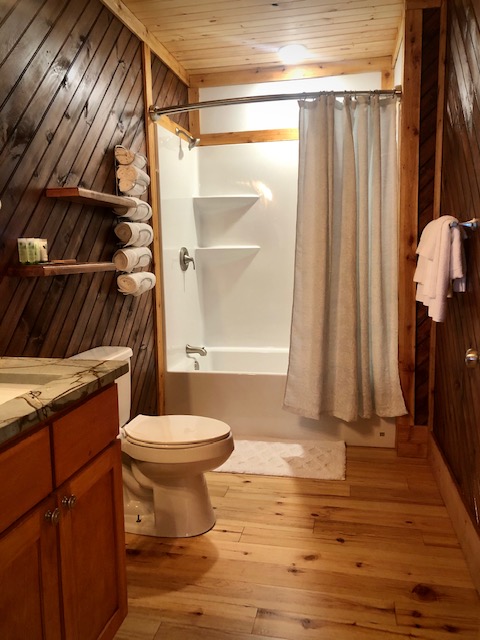 Teresa Cabin's Bathroom