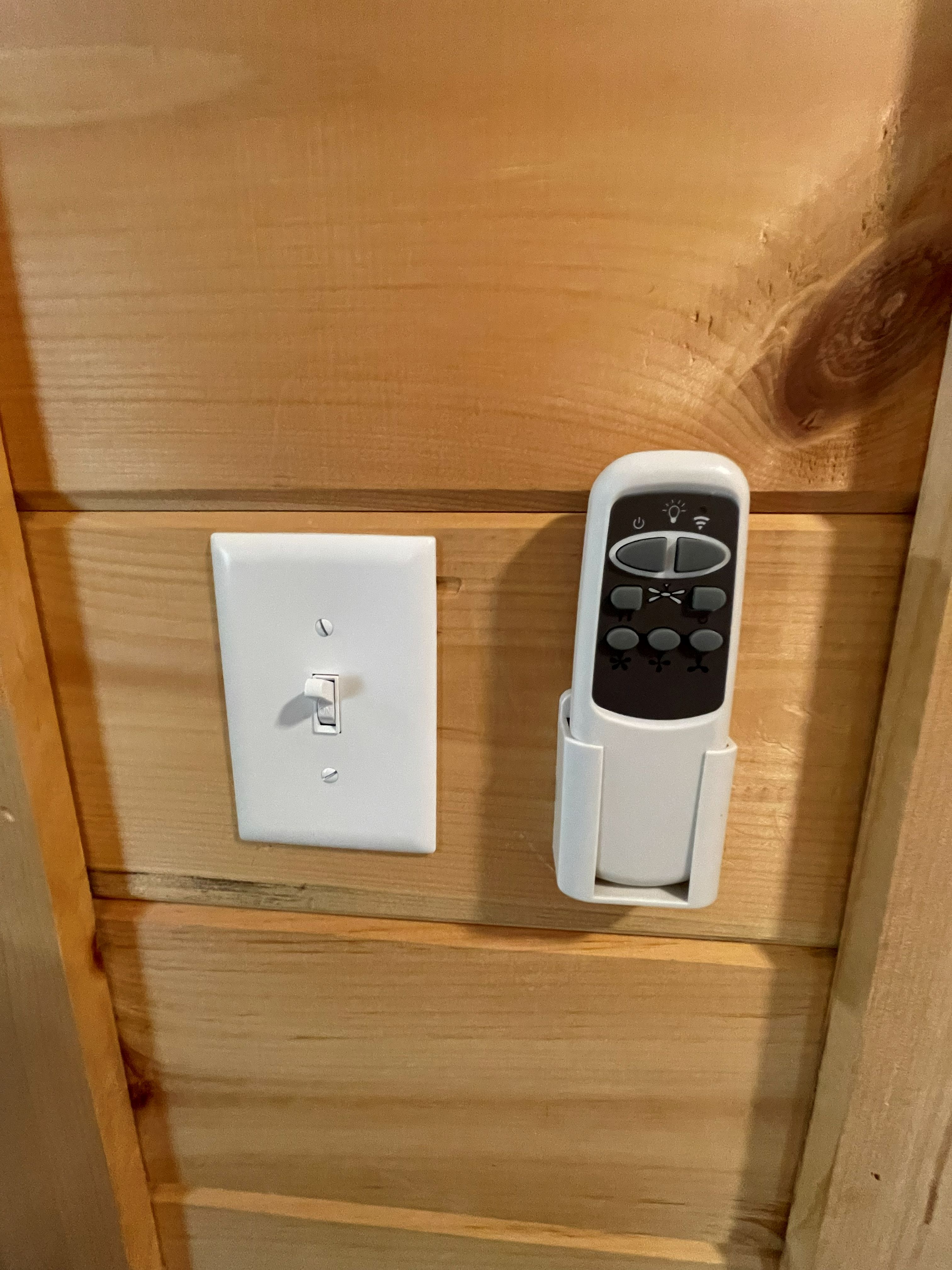 Remotes Amish Deluxe Cabin 69