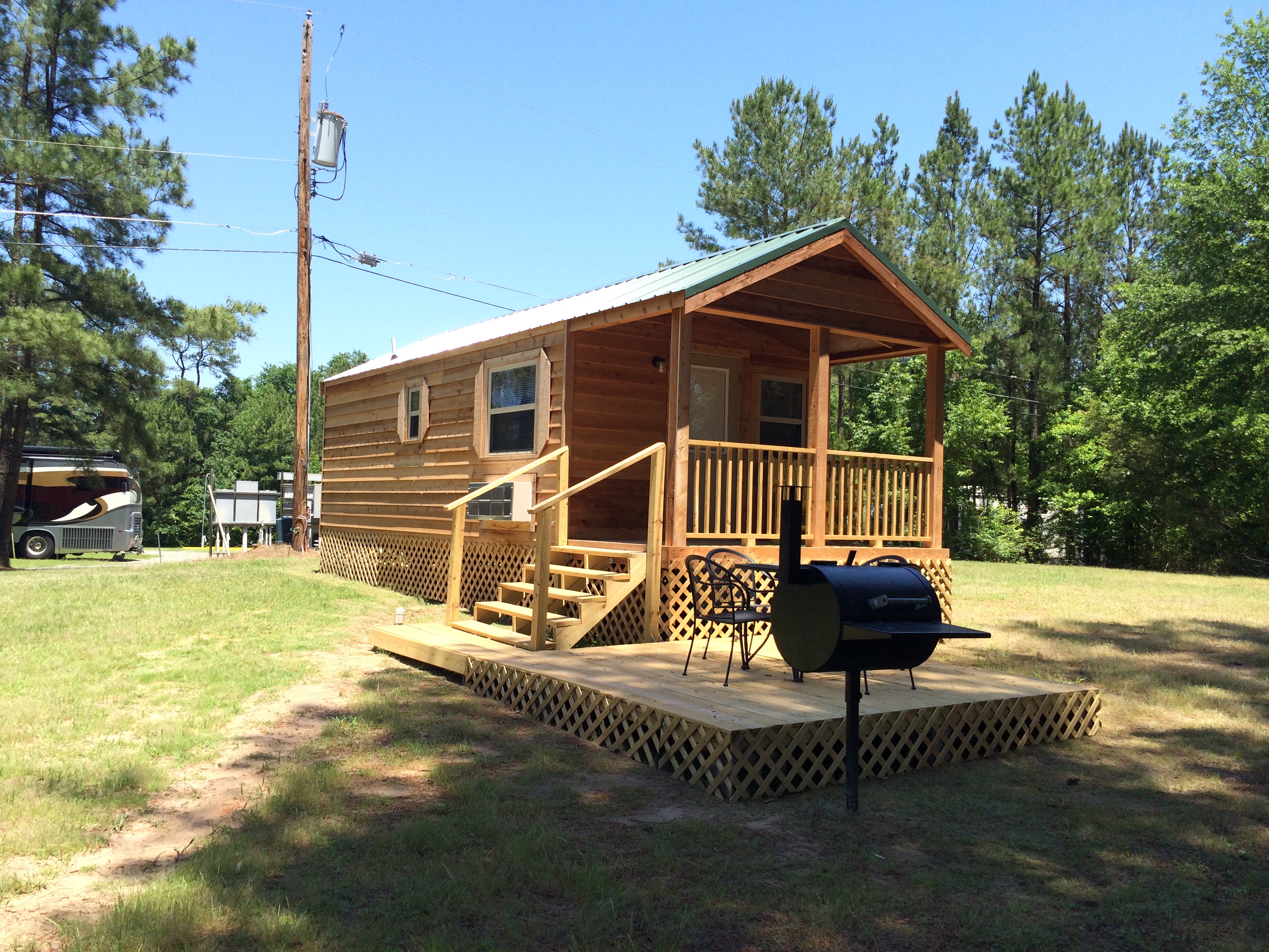 Deluxe Cabin with Full Bath